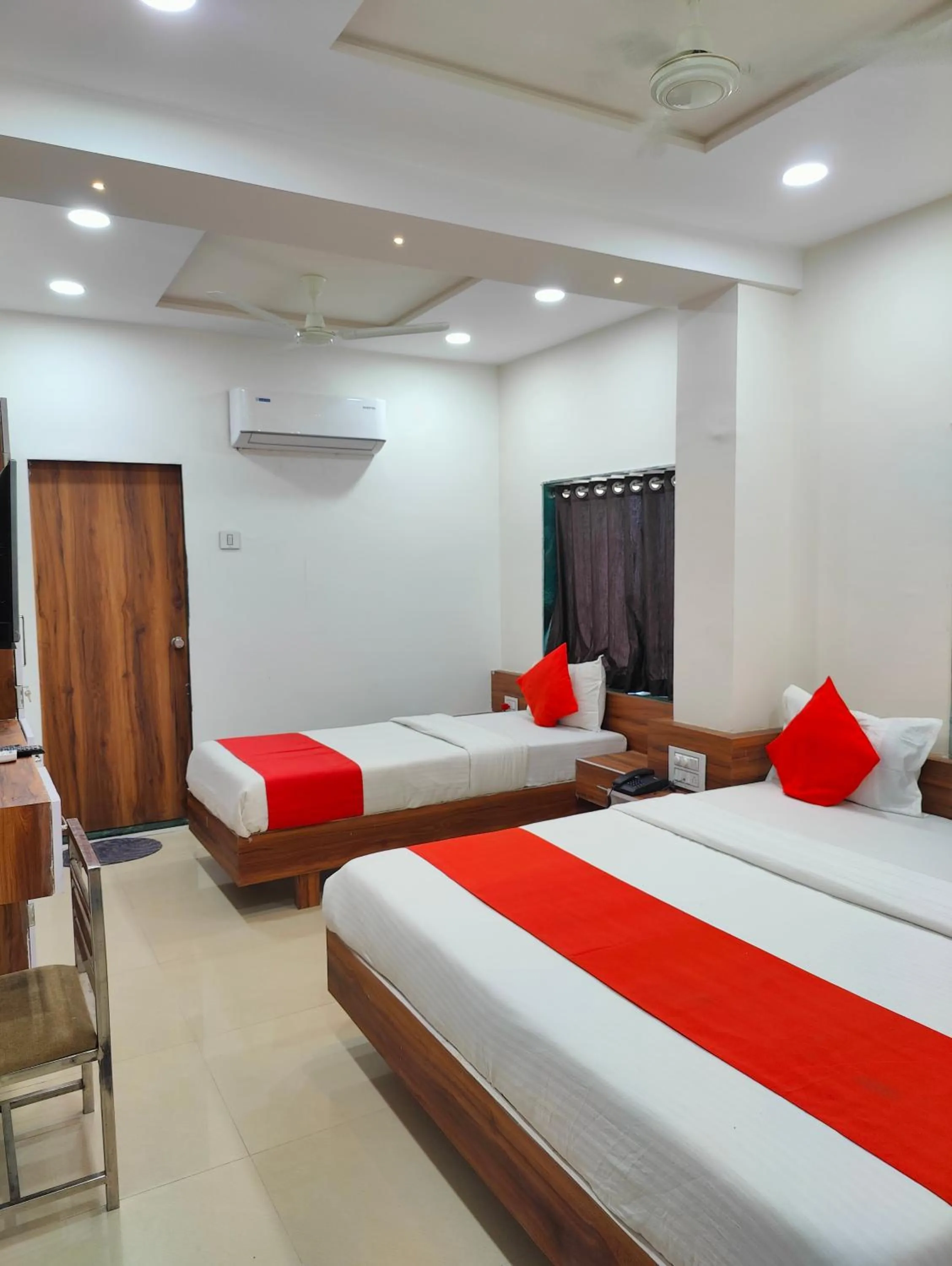 Bed in Hotel Nawanagar Residency