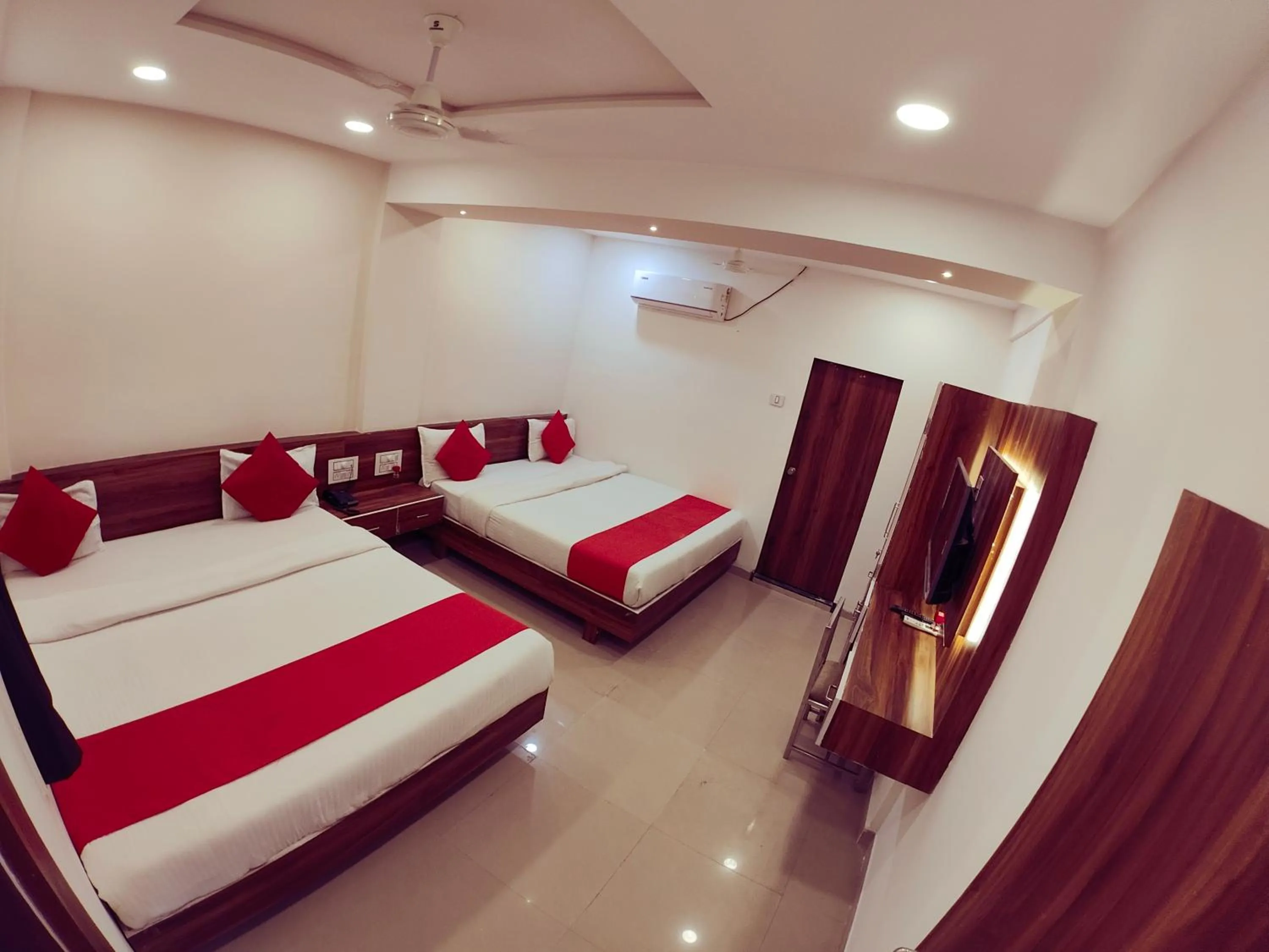 Bed in Hotel Nawanagar Residency