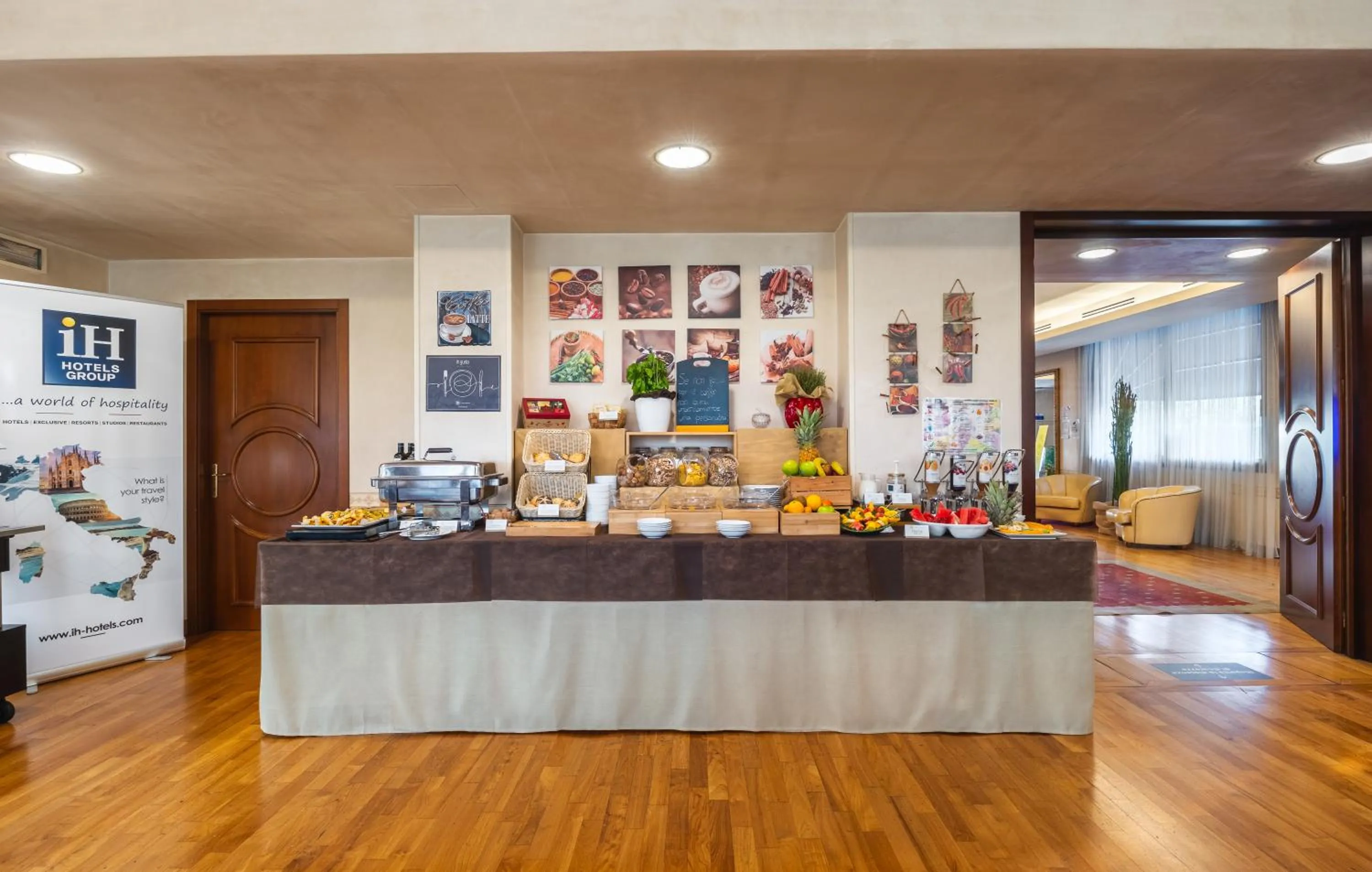 Breakfast in iH Hotels Padova Admiral