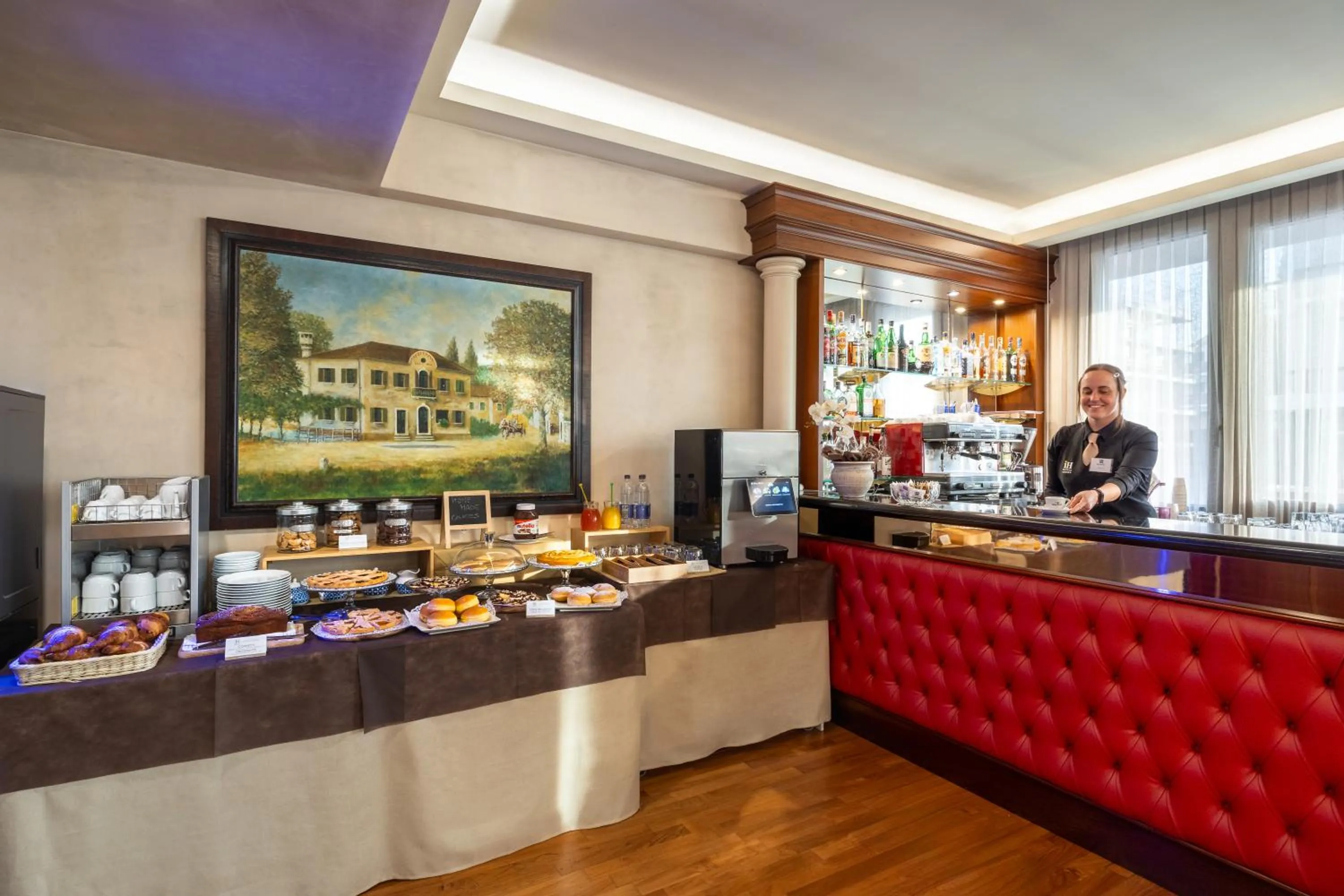 Breakfast in iH Hotels Padova Admiral