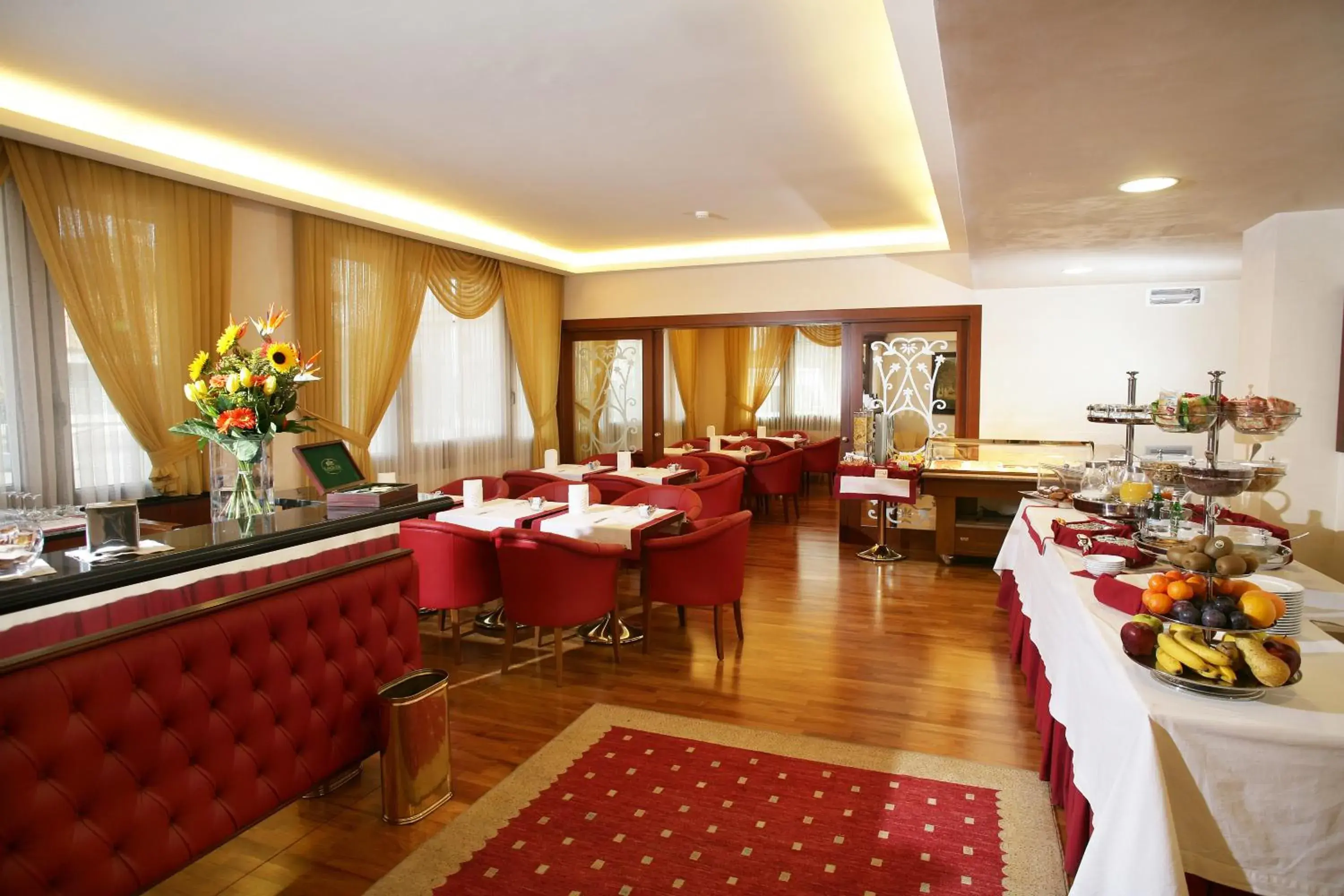 Restaurant/Places to Eat in iH Hotels Padova Admiral