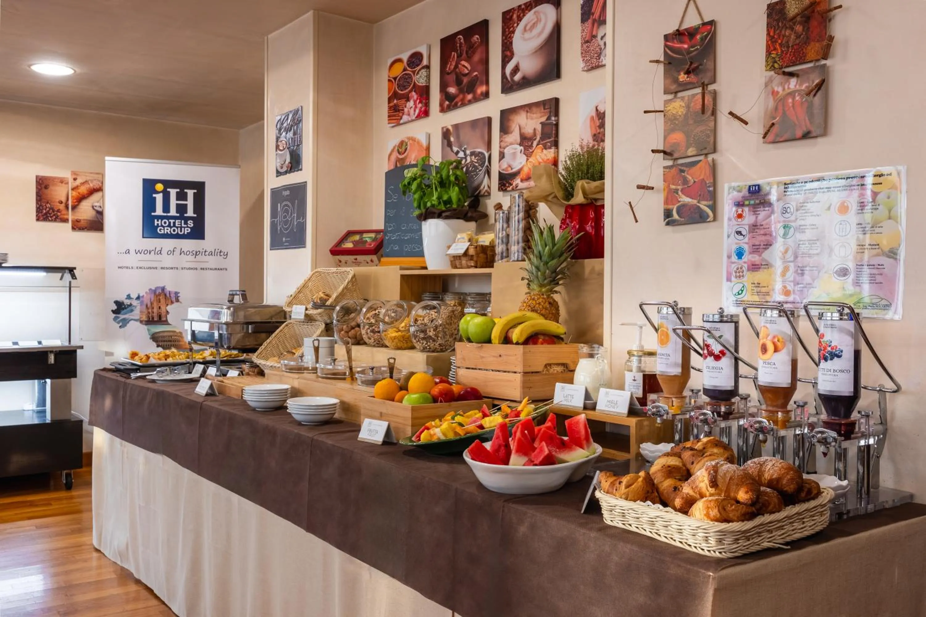Breakfast in iH Hotels Padova Admiral