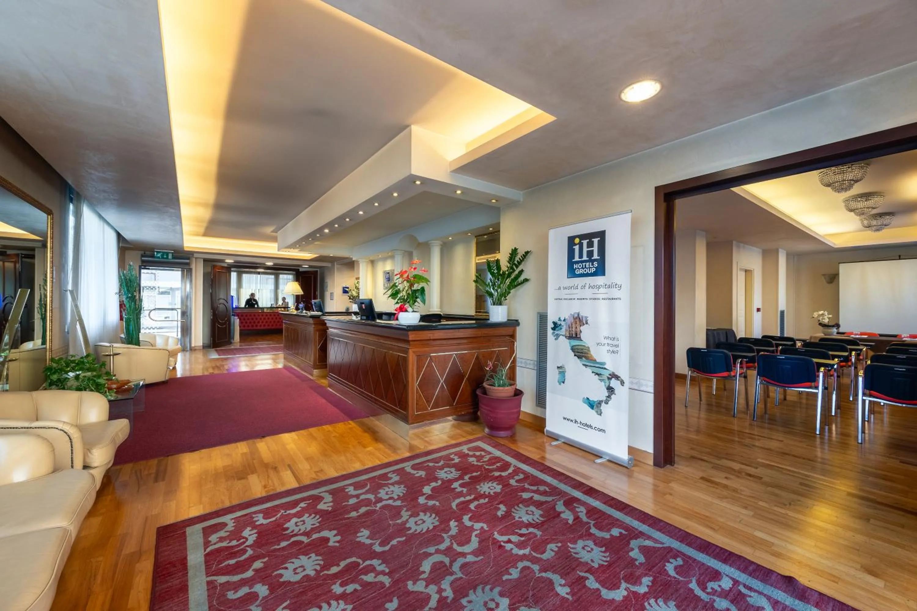 Lobby or reception in iH Hotels Padova Admiral