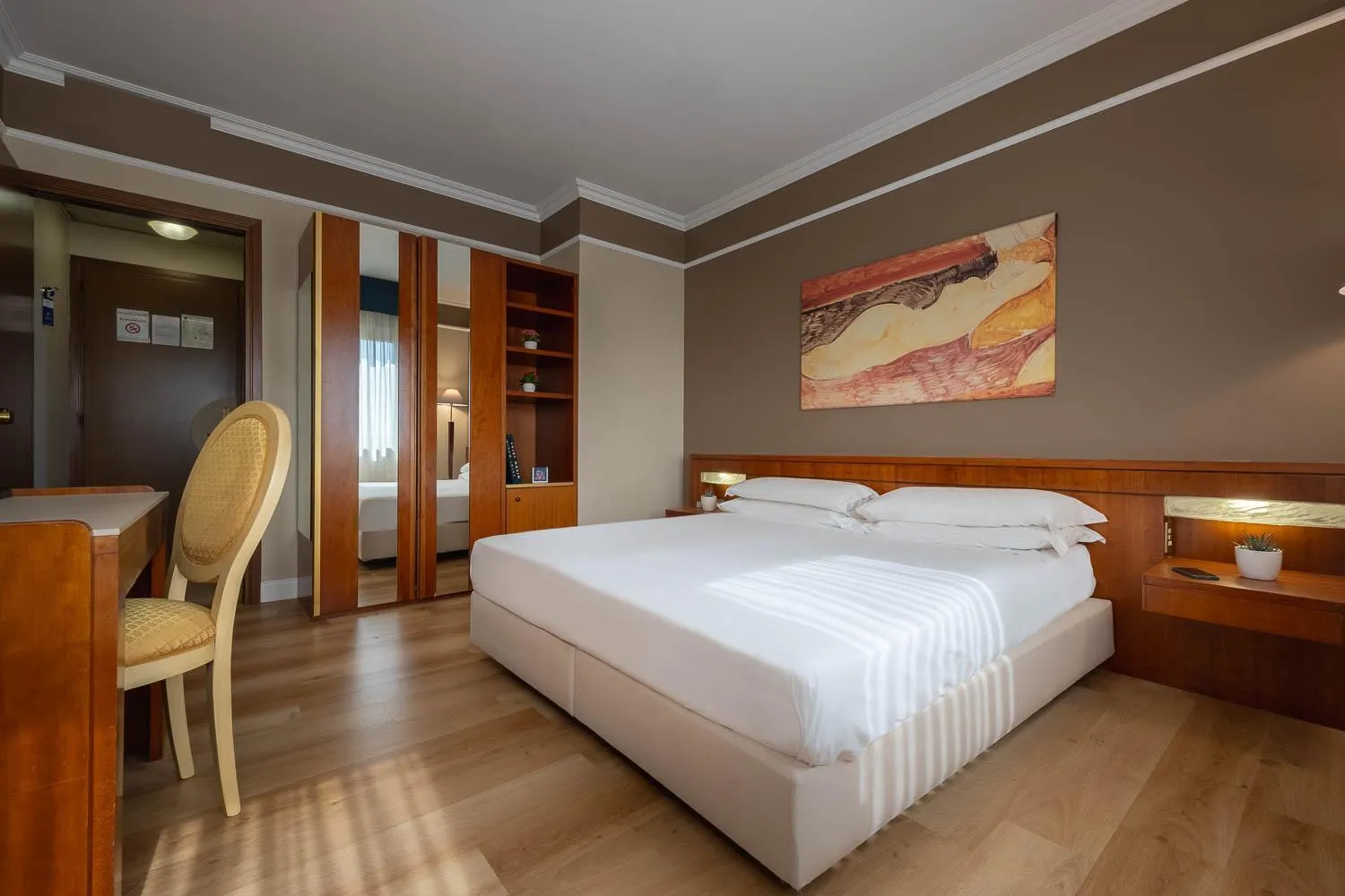 Bedroom, Bed in iH Hotels Padova Admiral