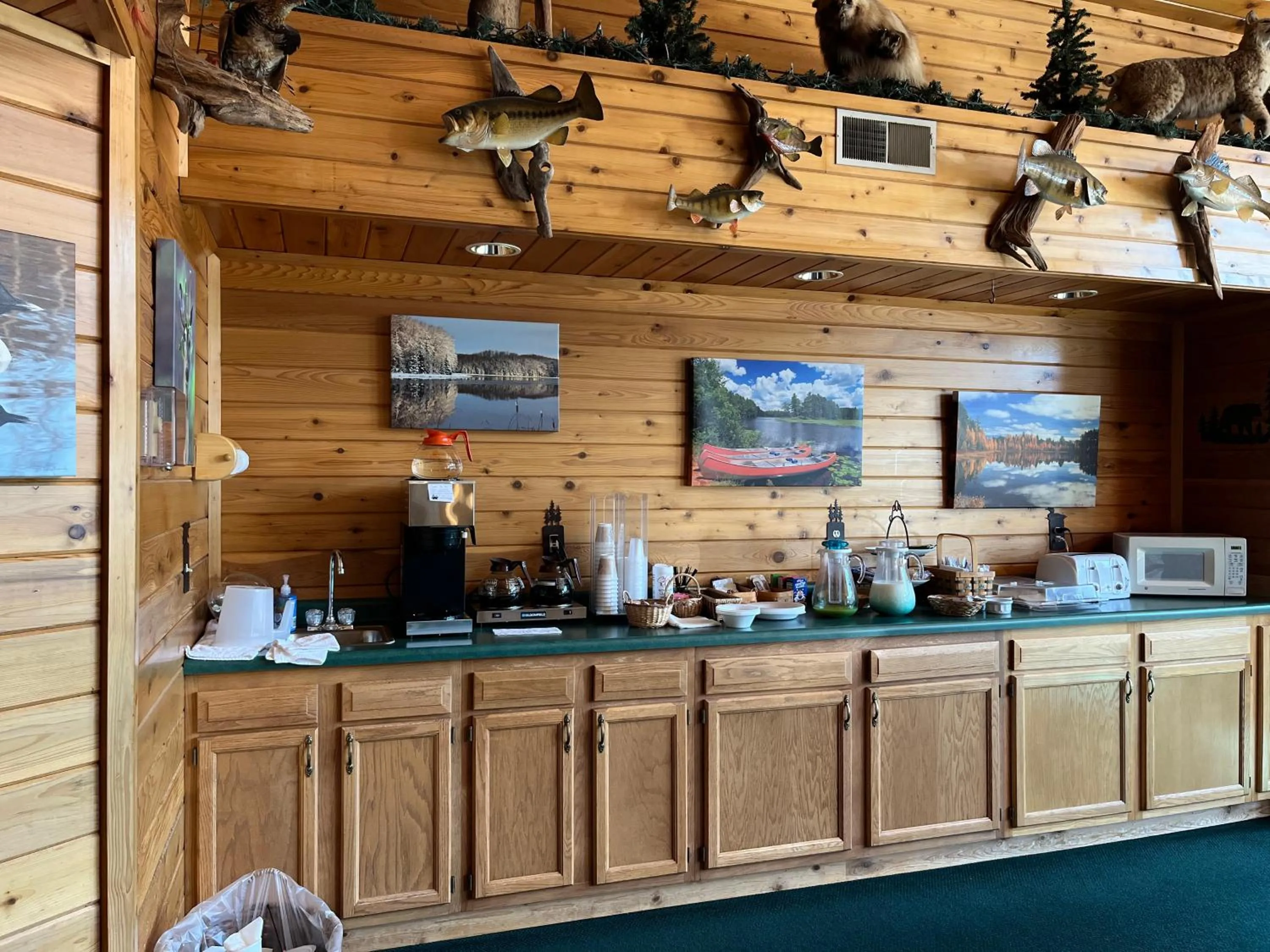 Continental breakfast in Boulder Bear Motor Lodge