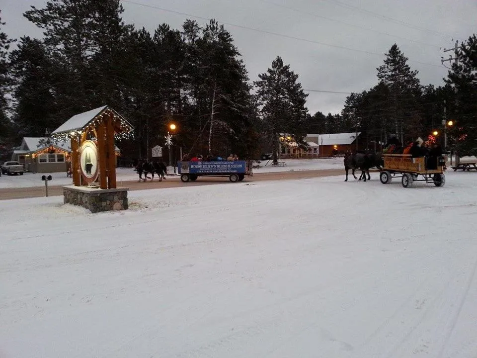 Winter in Boulder Bear Motor Lodge