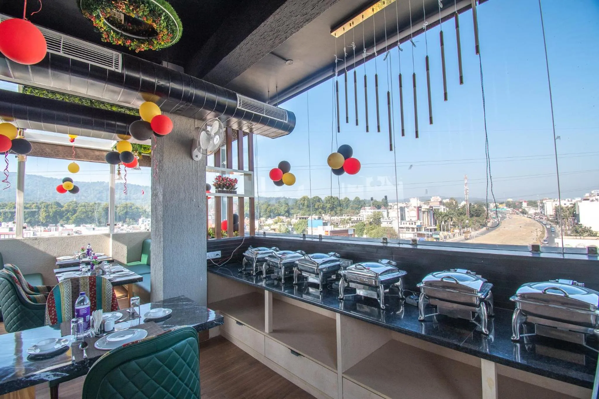 Restaurant/places to eat in Hotel Ramaya Inn