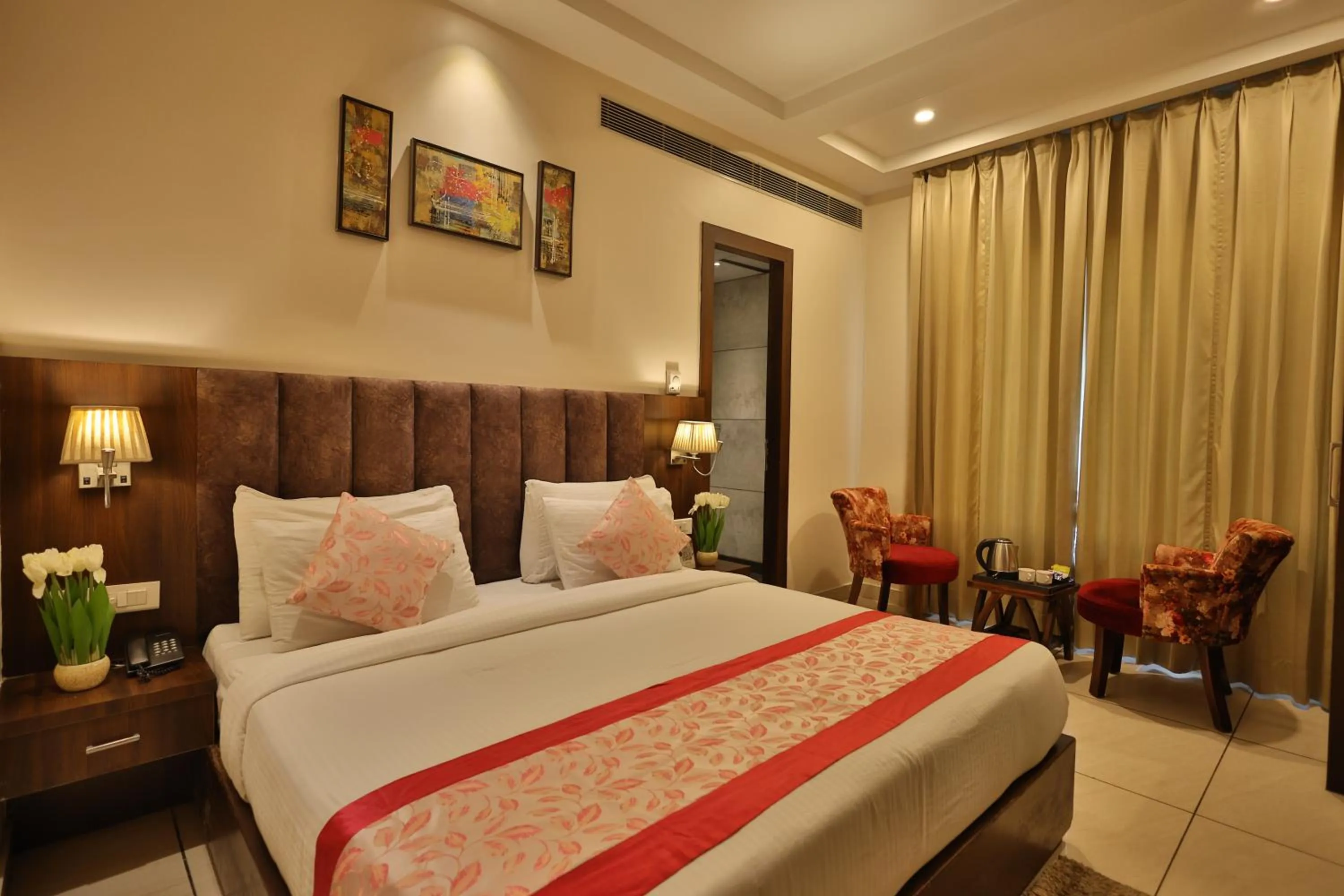 Bed in Hotel Ramaya Inn