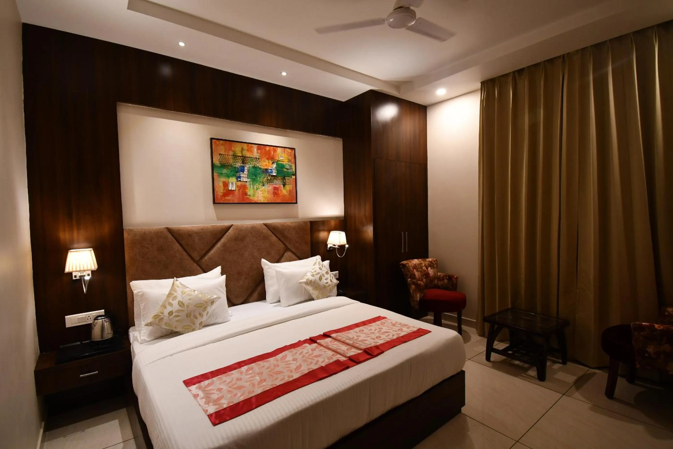 Bed in Hotel Ramaya Inn