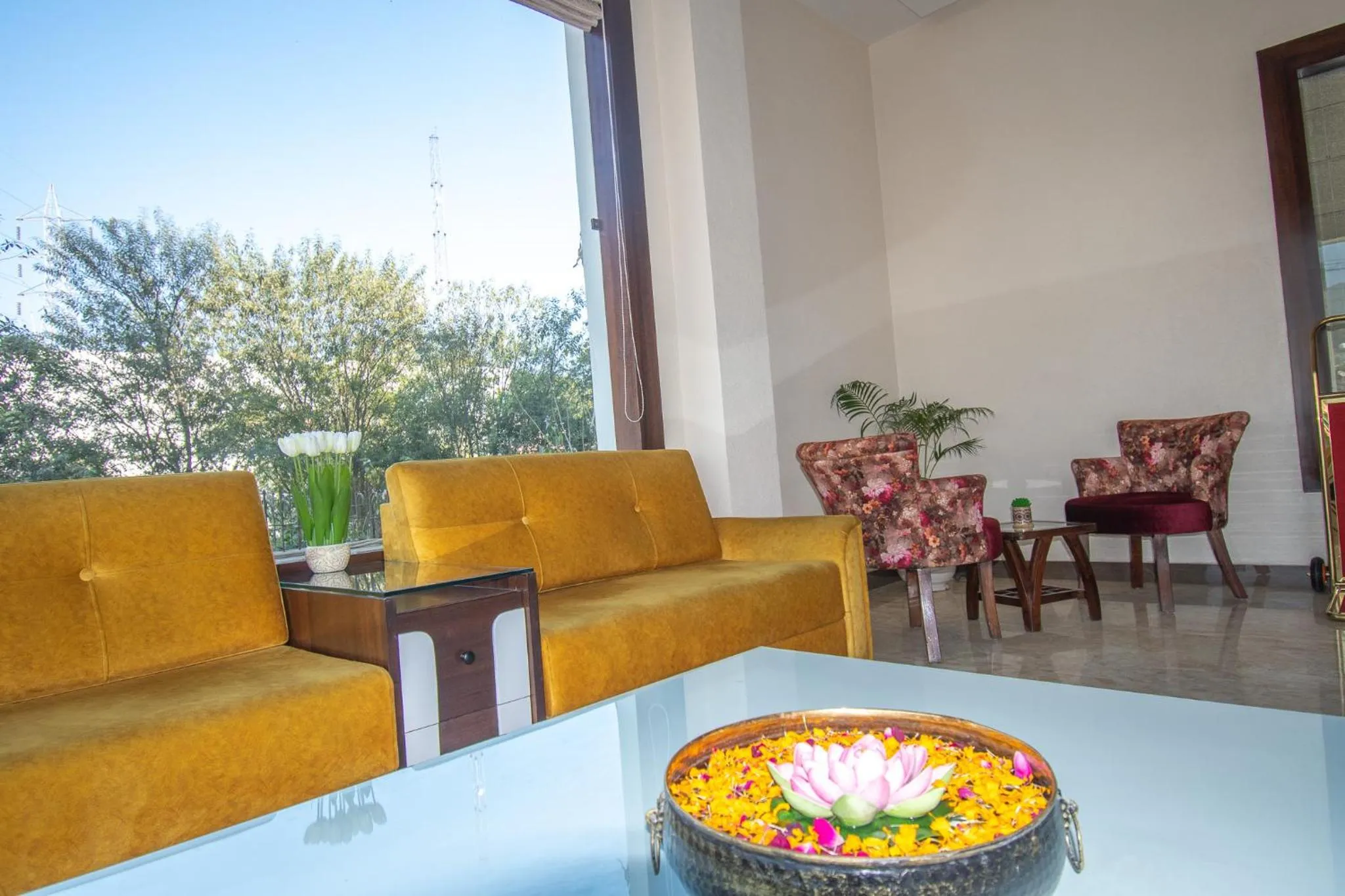 Communal lounge/ TV room in Hotel Ramaya Inn