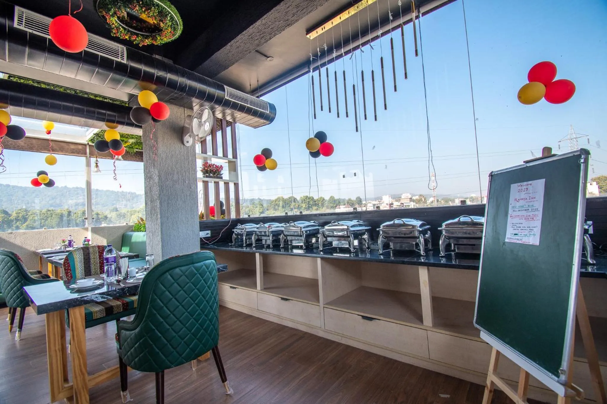 Restaurant/places to eat in Hotel Ramaya Inn