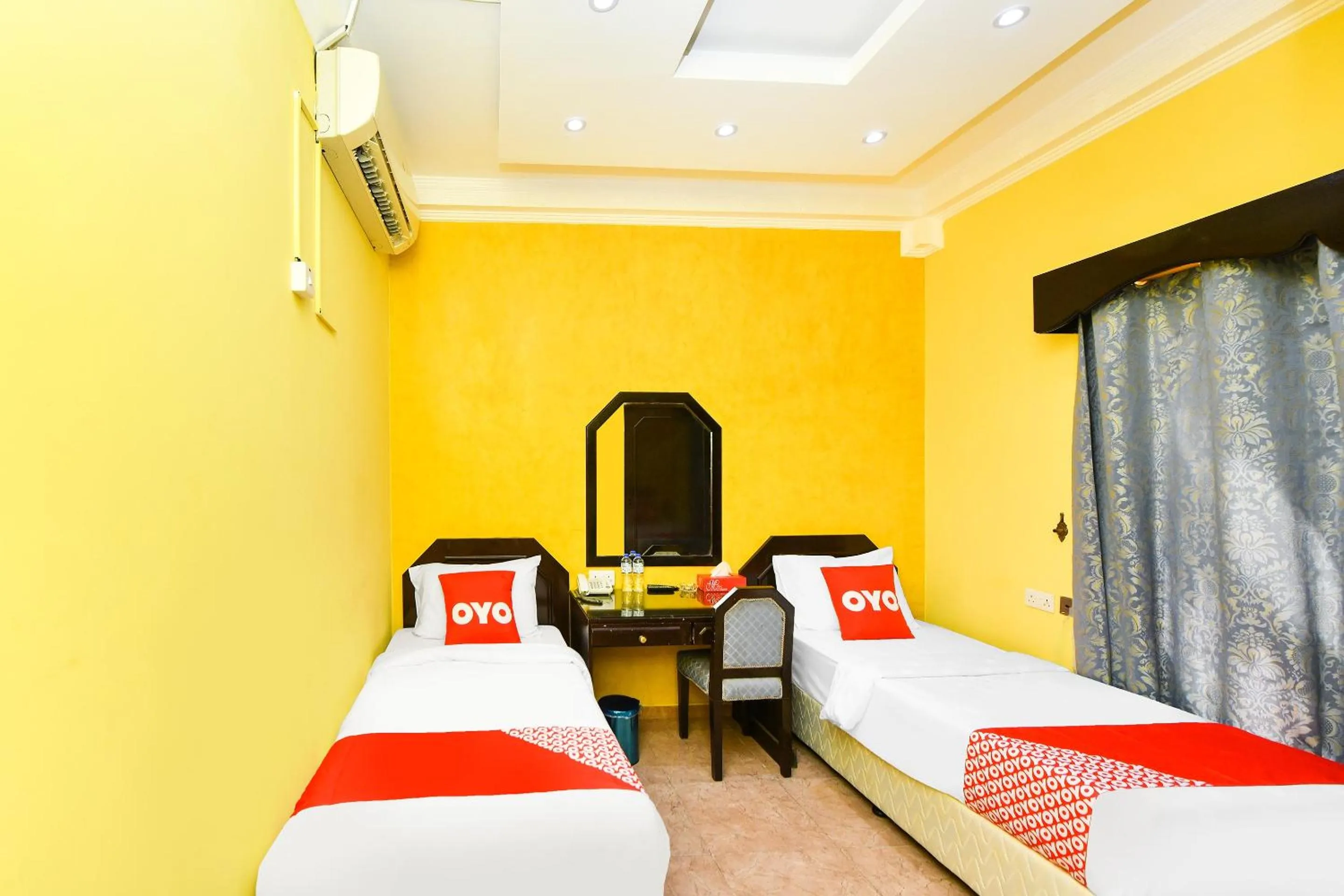 Bedroom, Bed in OYO 137 Marina Hotel
