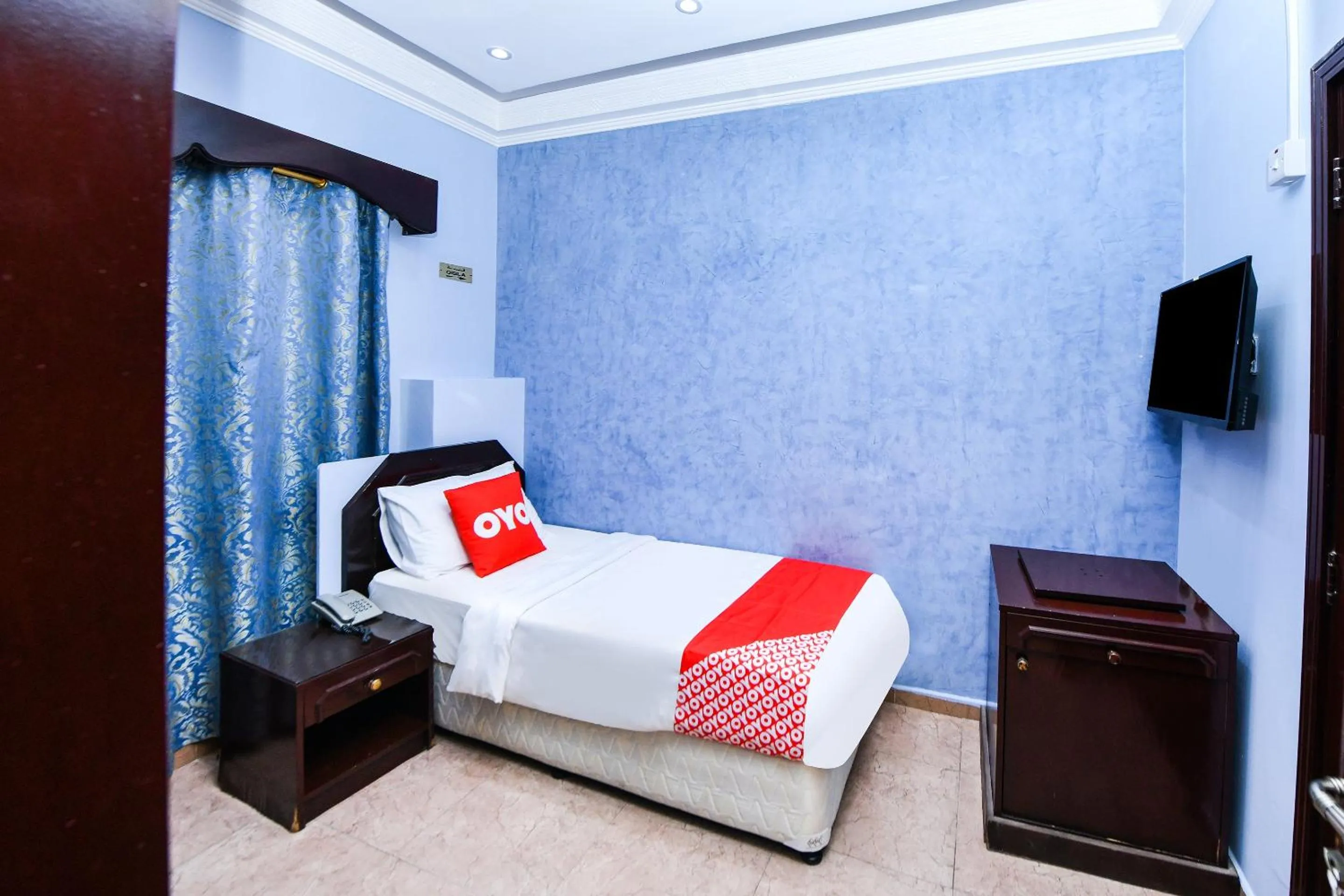 Standard Single Room - single occupancy in OYO 137 Marina Hotel