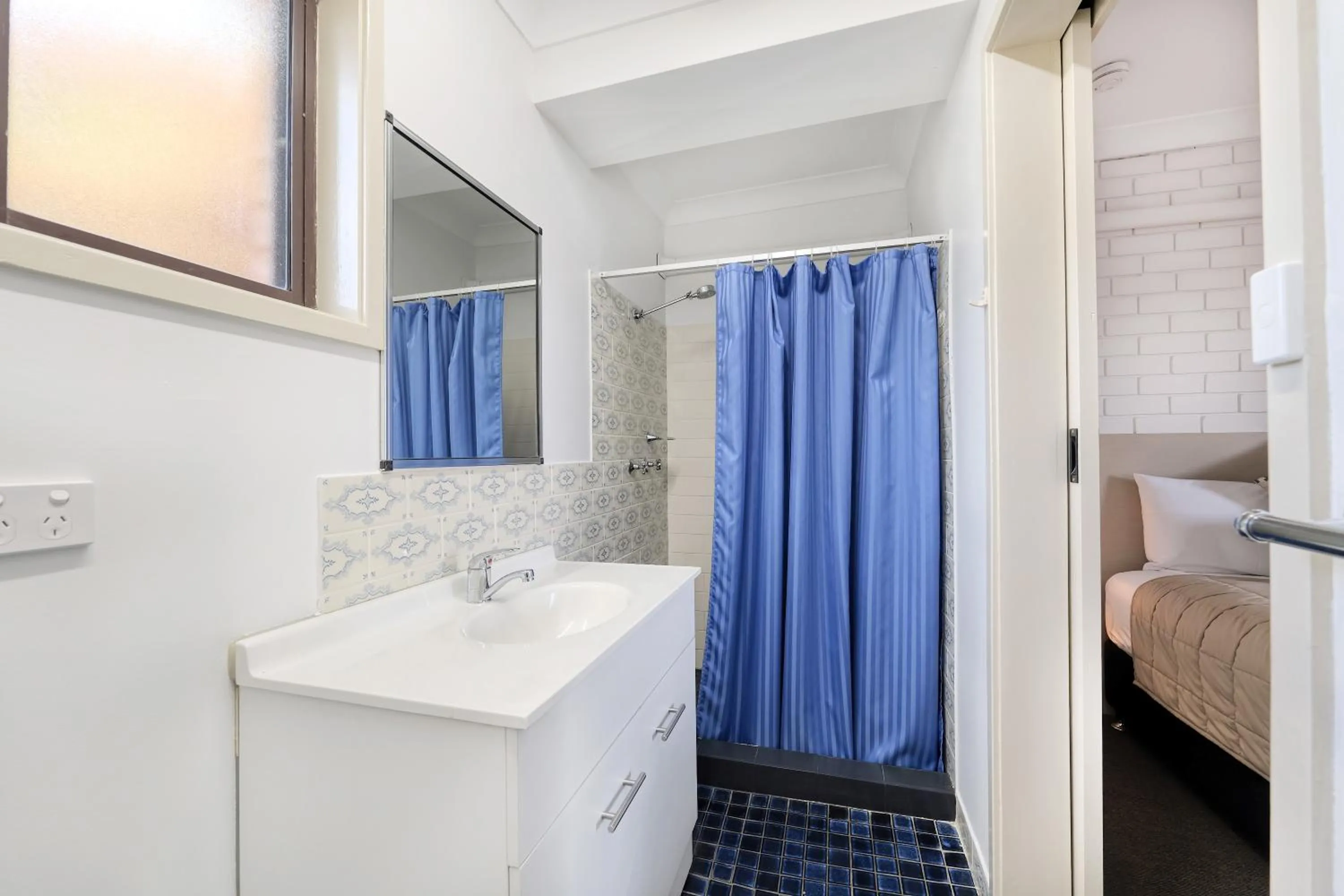 Bathroom in Boggabri Motel