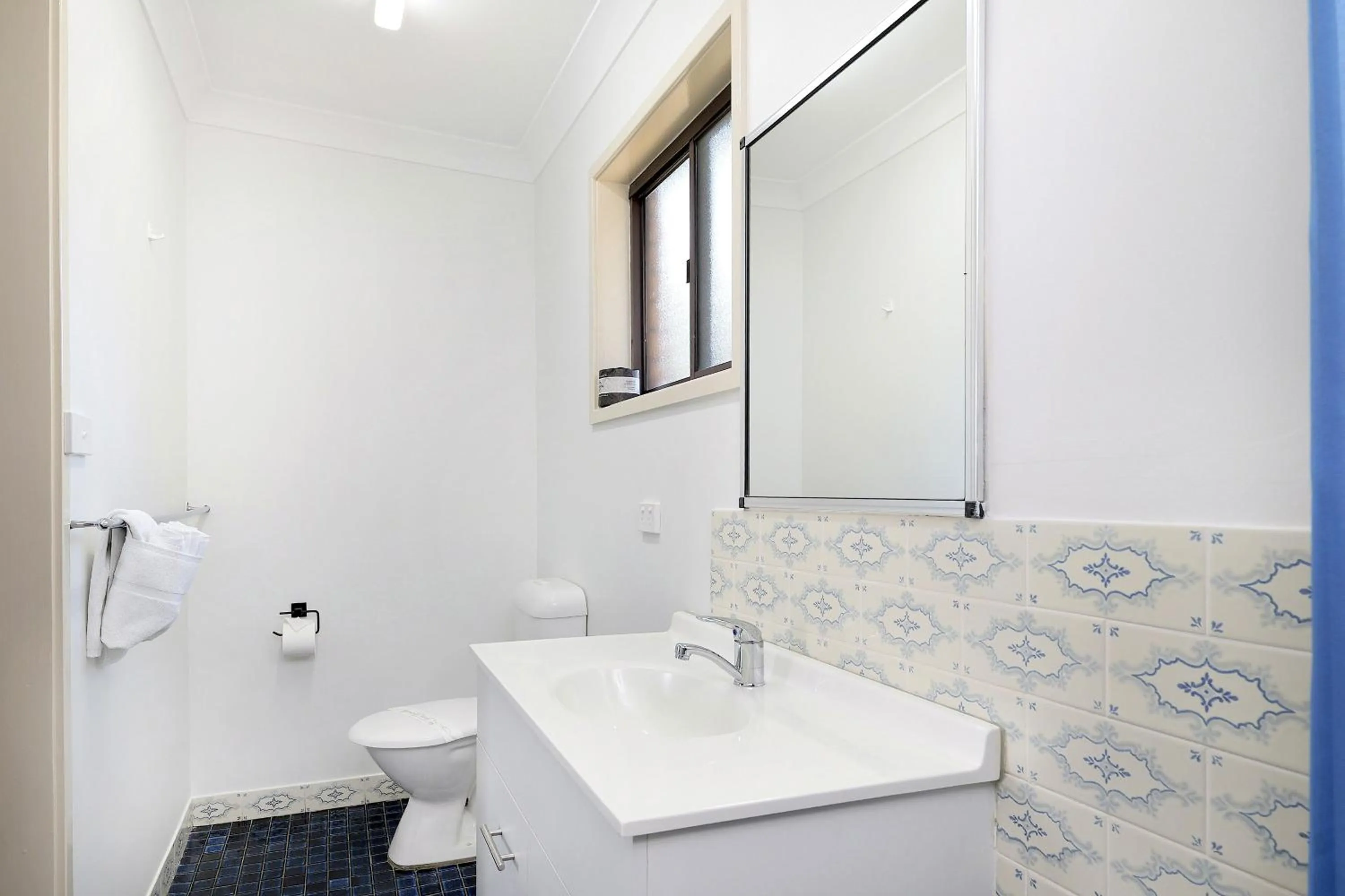 Bathroom in Boggabri Motel