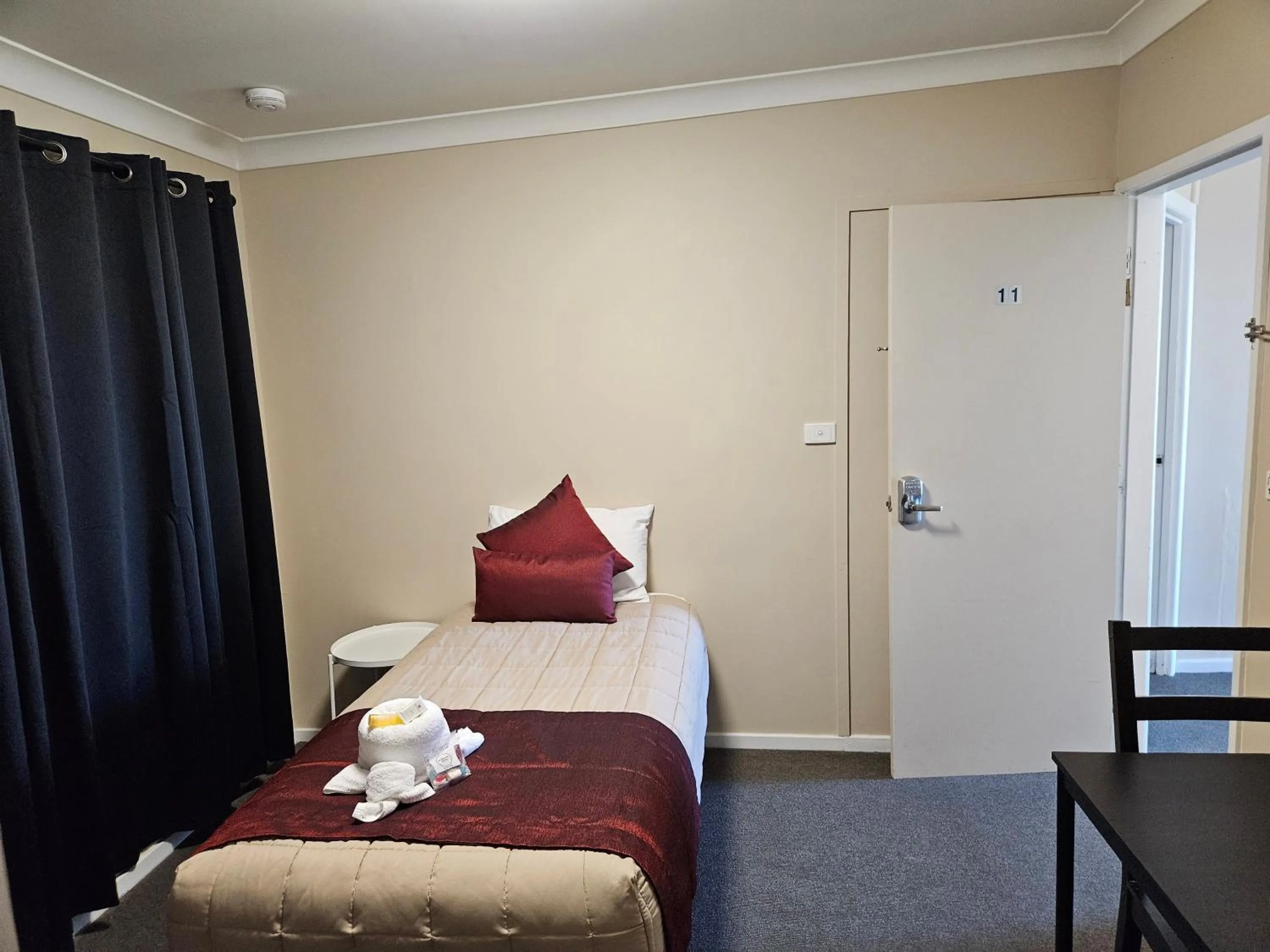 Bed in Boggabri Motel