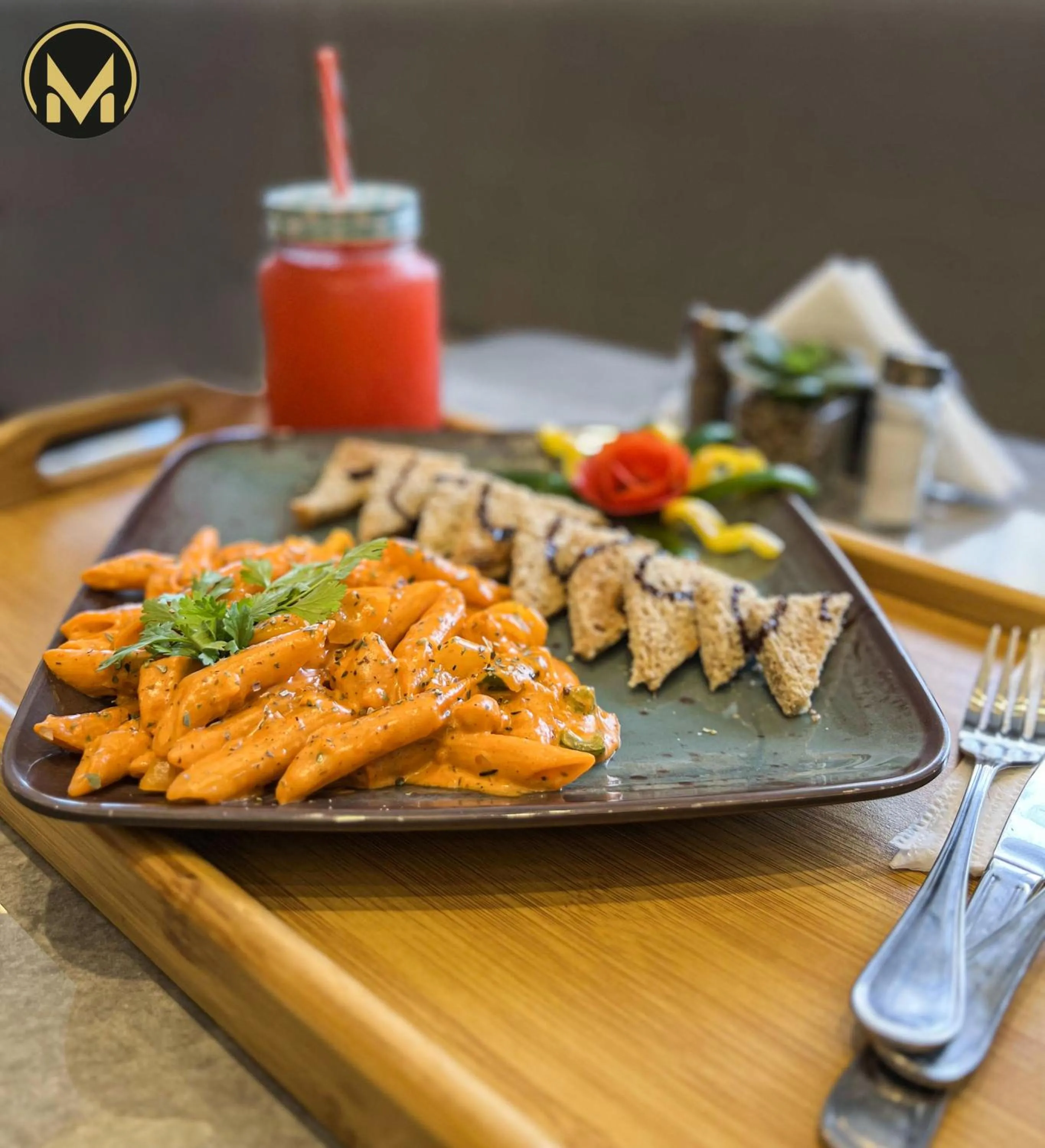 Restaurant/places to eat in Muscat Express Hotel