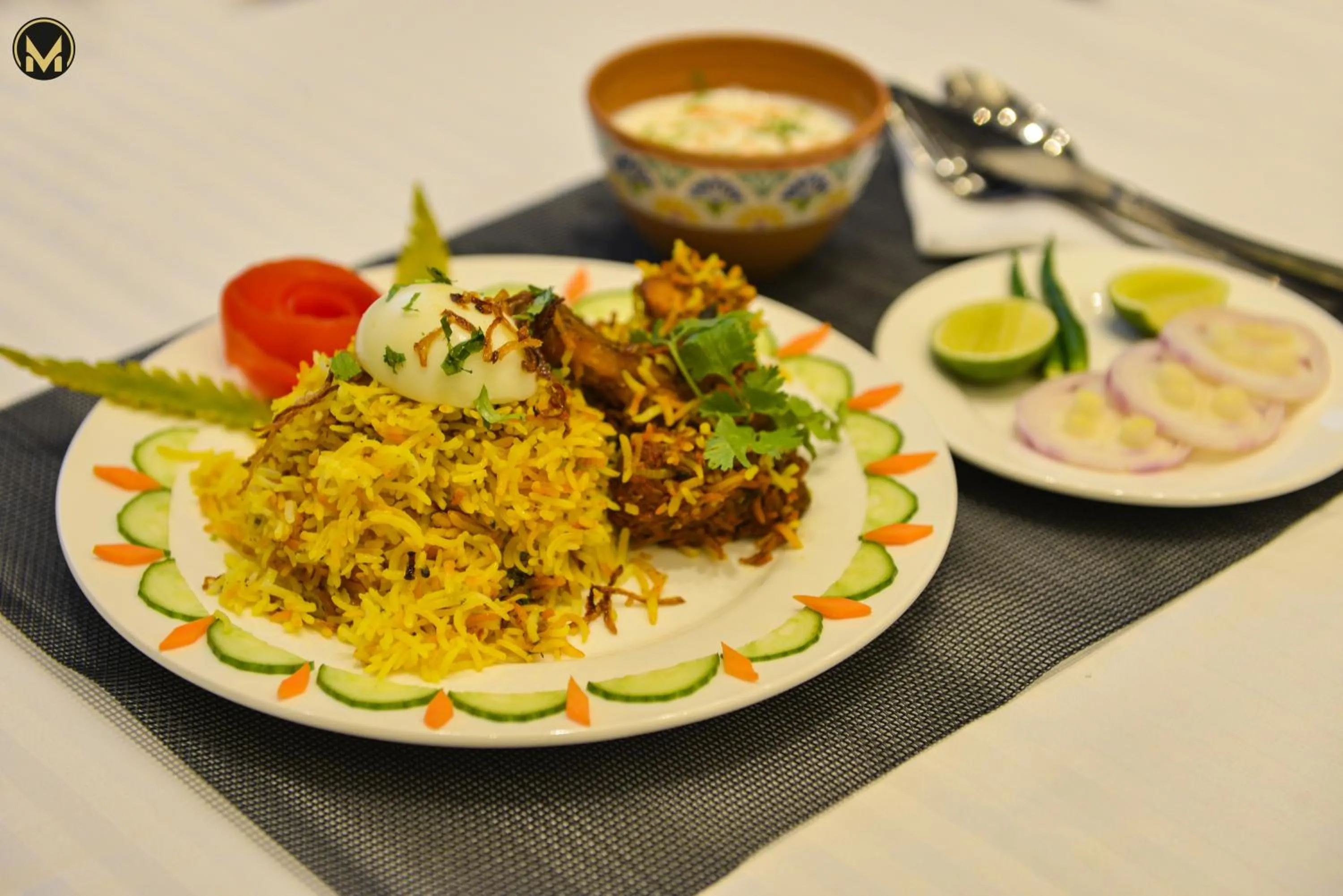 Restaurant/places to eat in Muscat Express Hotel