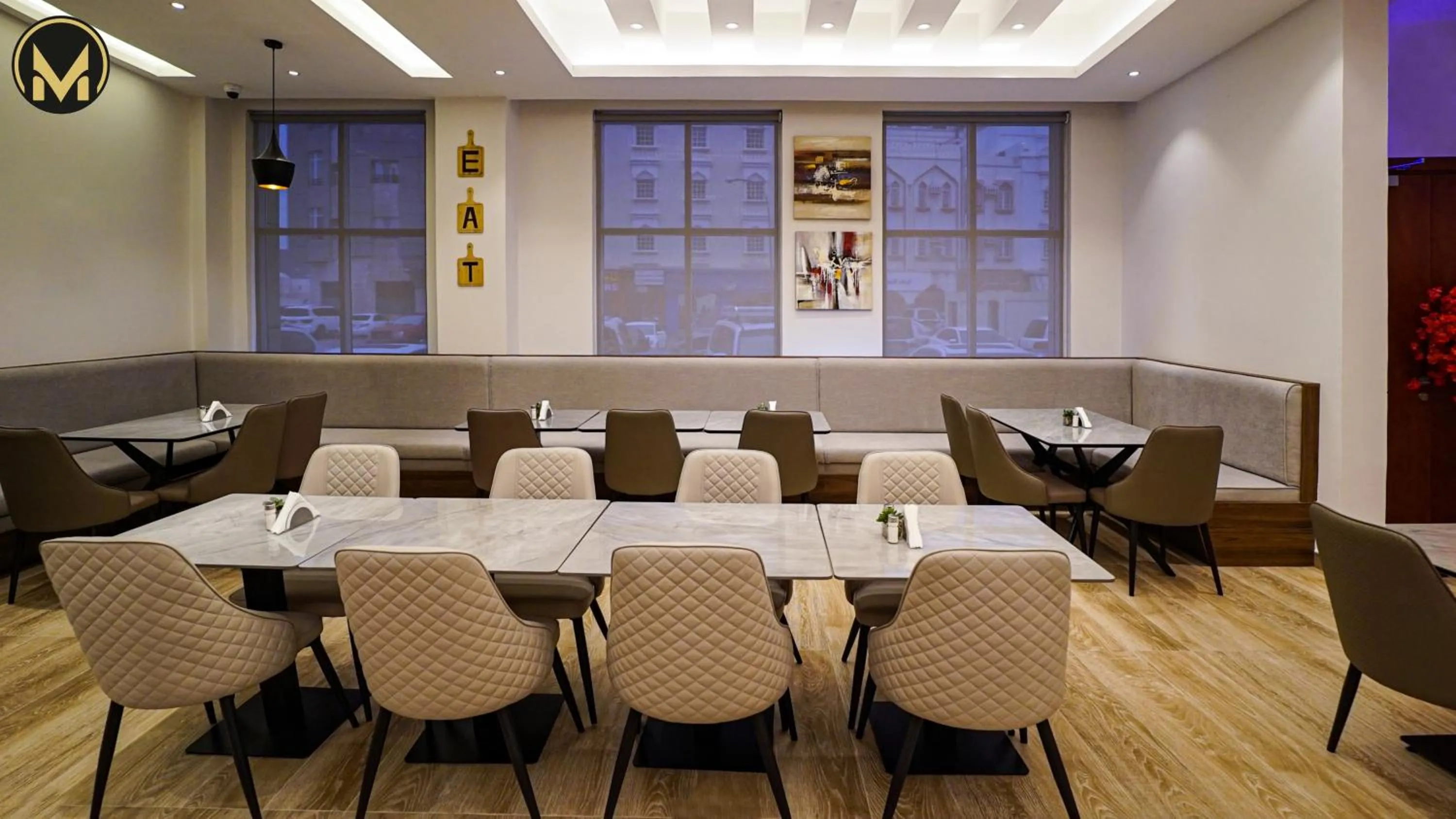 Restaurant/places to eat in Muscat Express Hotel