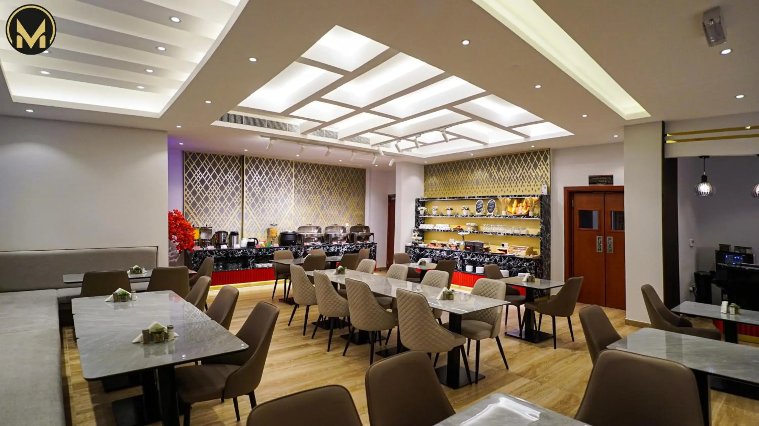 Restaurant/places to eat in Muscat Express Hotel Restaurant/places to eat in Muscat Express Hotel