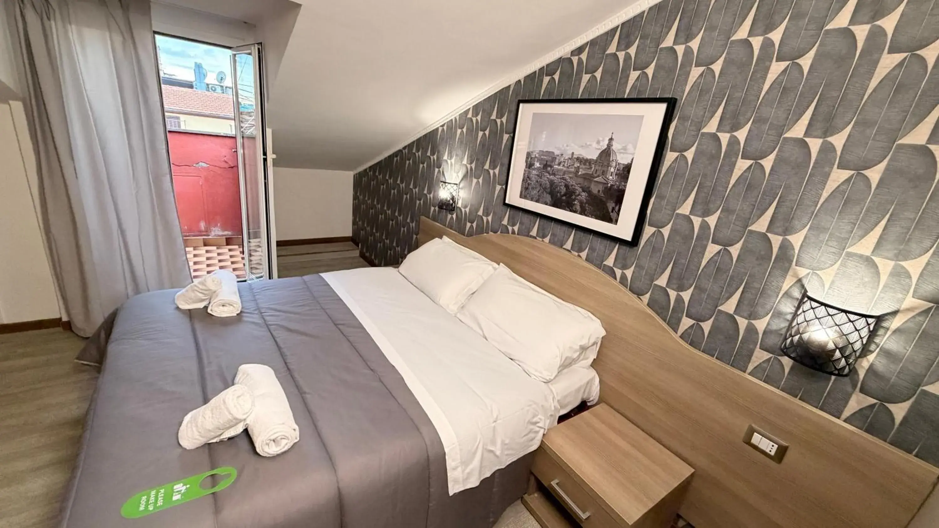 Photo of the whole room, Bed in Hotel Concorde Photo of the whole room, Bed in Hotel Concorde