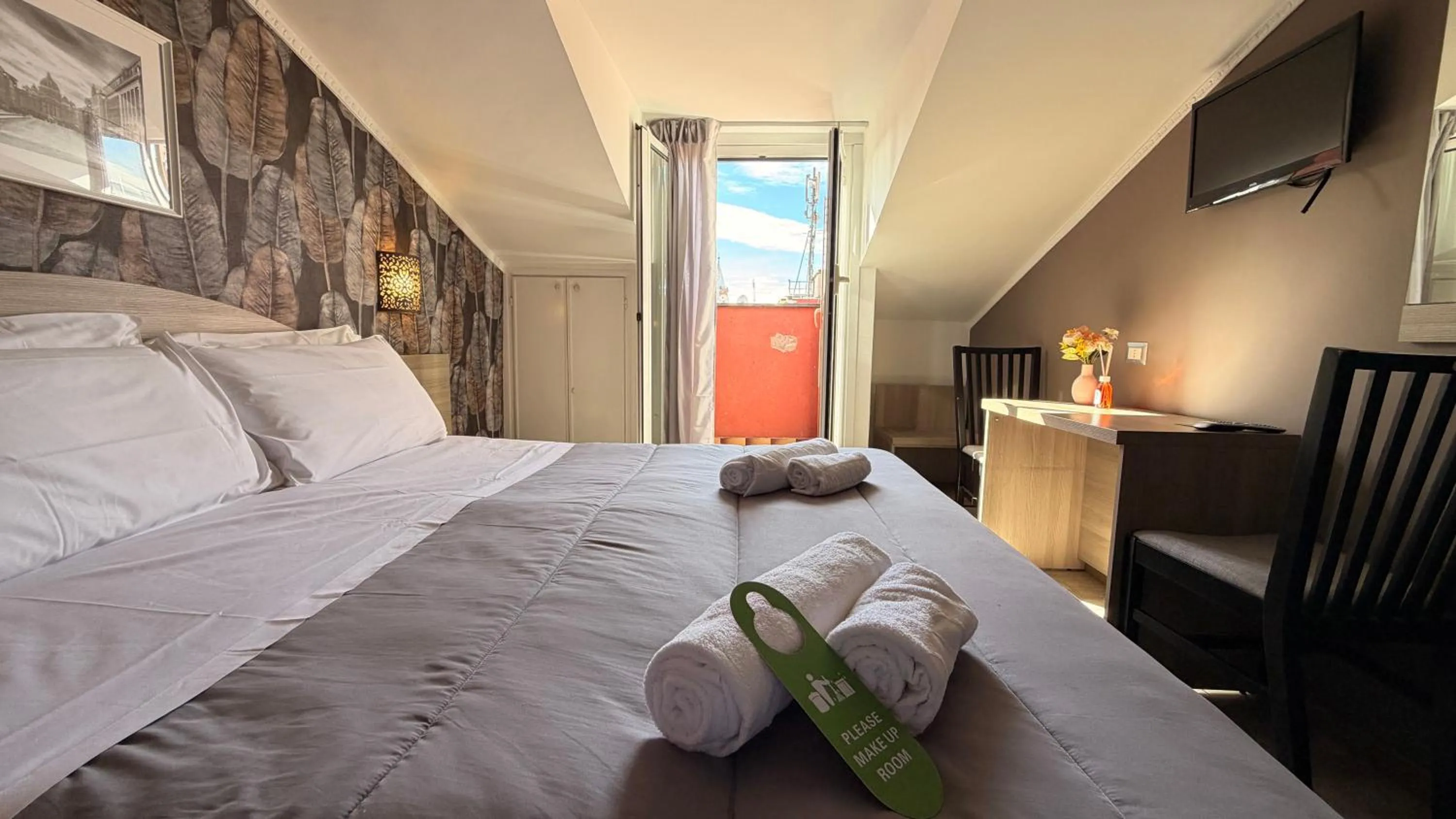 Bed in Hotel Concorde