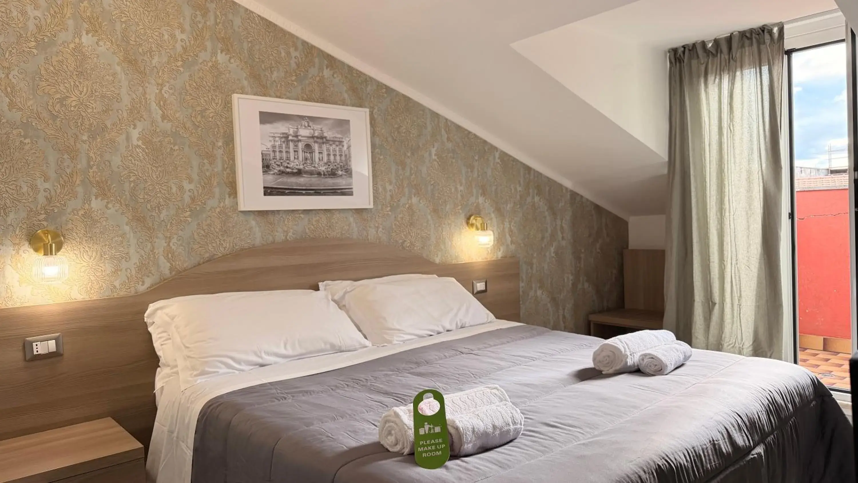 Photo of the whole room, Bed in Hotel Concorde Photo of the whole room, Bed in Hotel Concorde