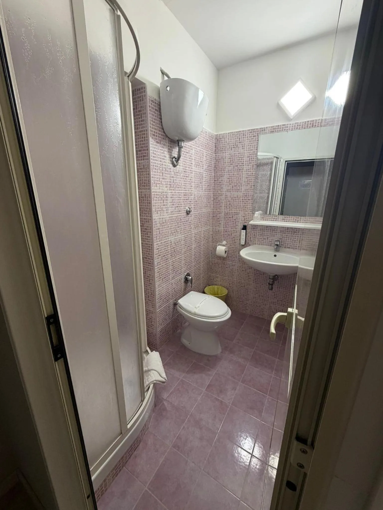 Bathroom in Hotel Concorde