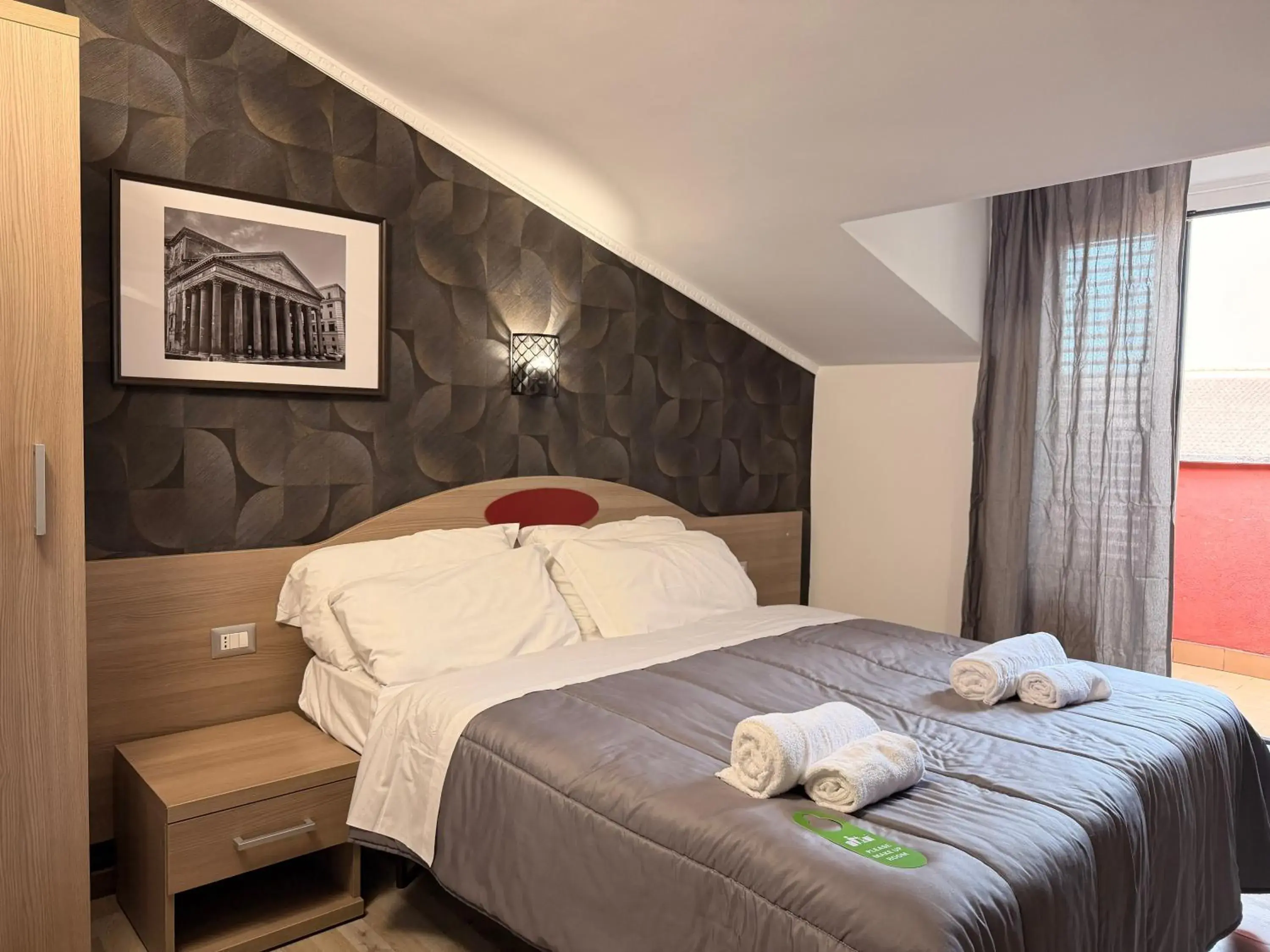 Bedroom, Bed in Hotel Concorde Bedroom, Bed in Hotel Concorde