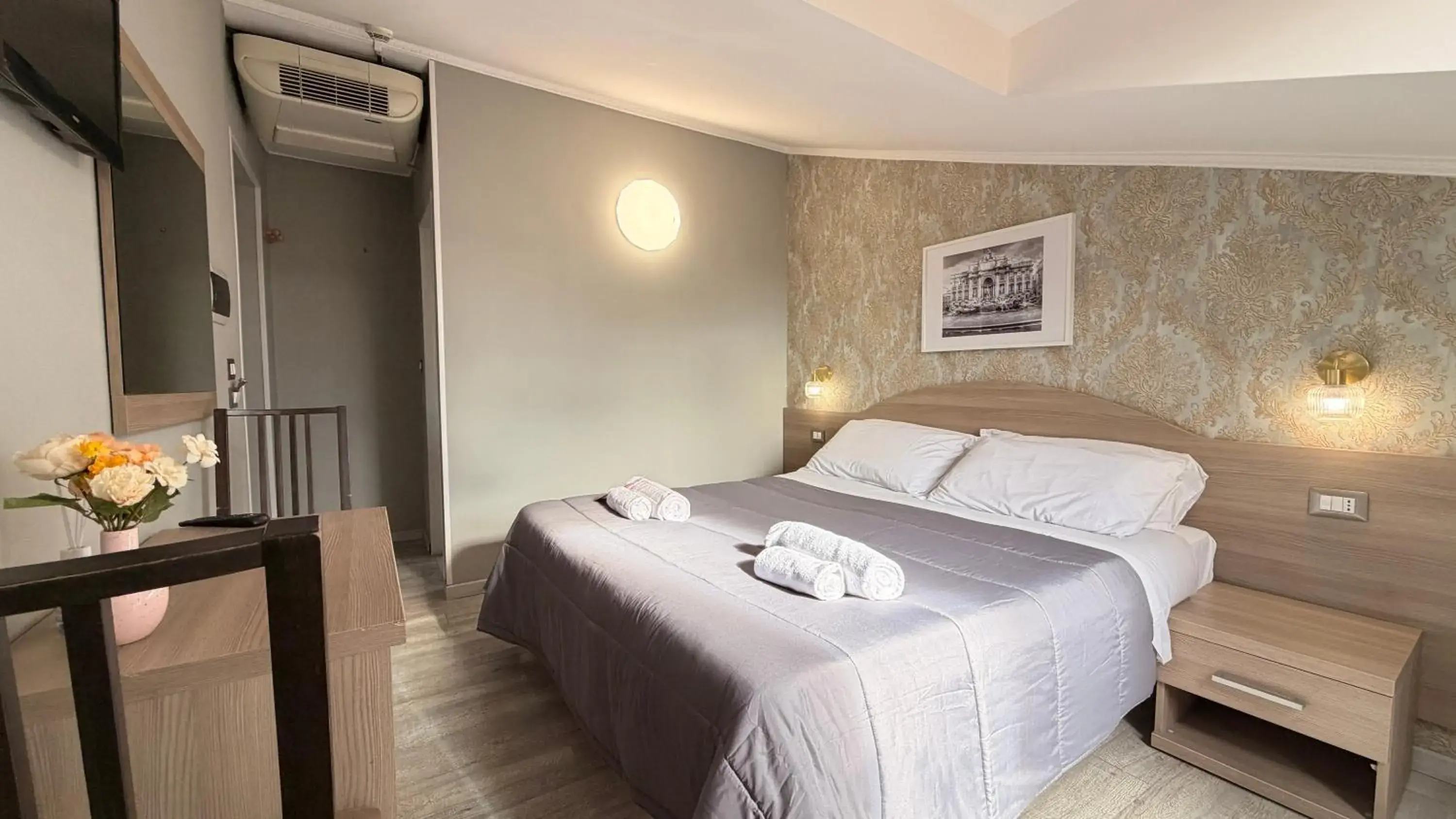 Bed in Hotel Concorde Bed in Hotel Concorde