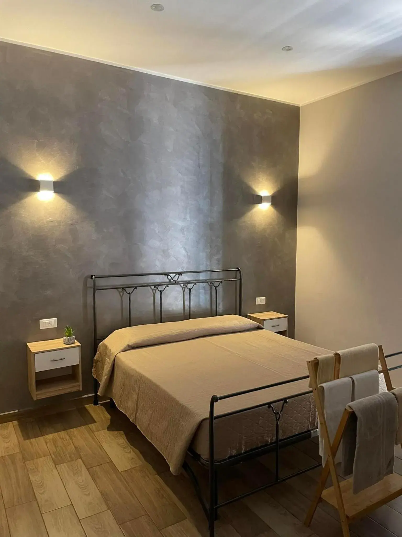 Deluxe Double Room (2 Adults + 1 Child) in Exclusive B&B Deluxe Double Room (2 Adults + 1 Child) in Exclusive B&B