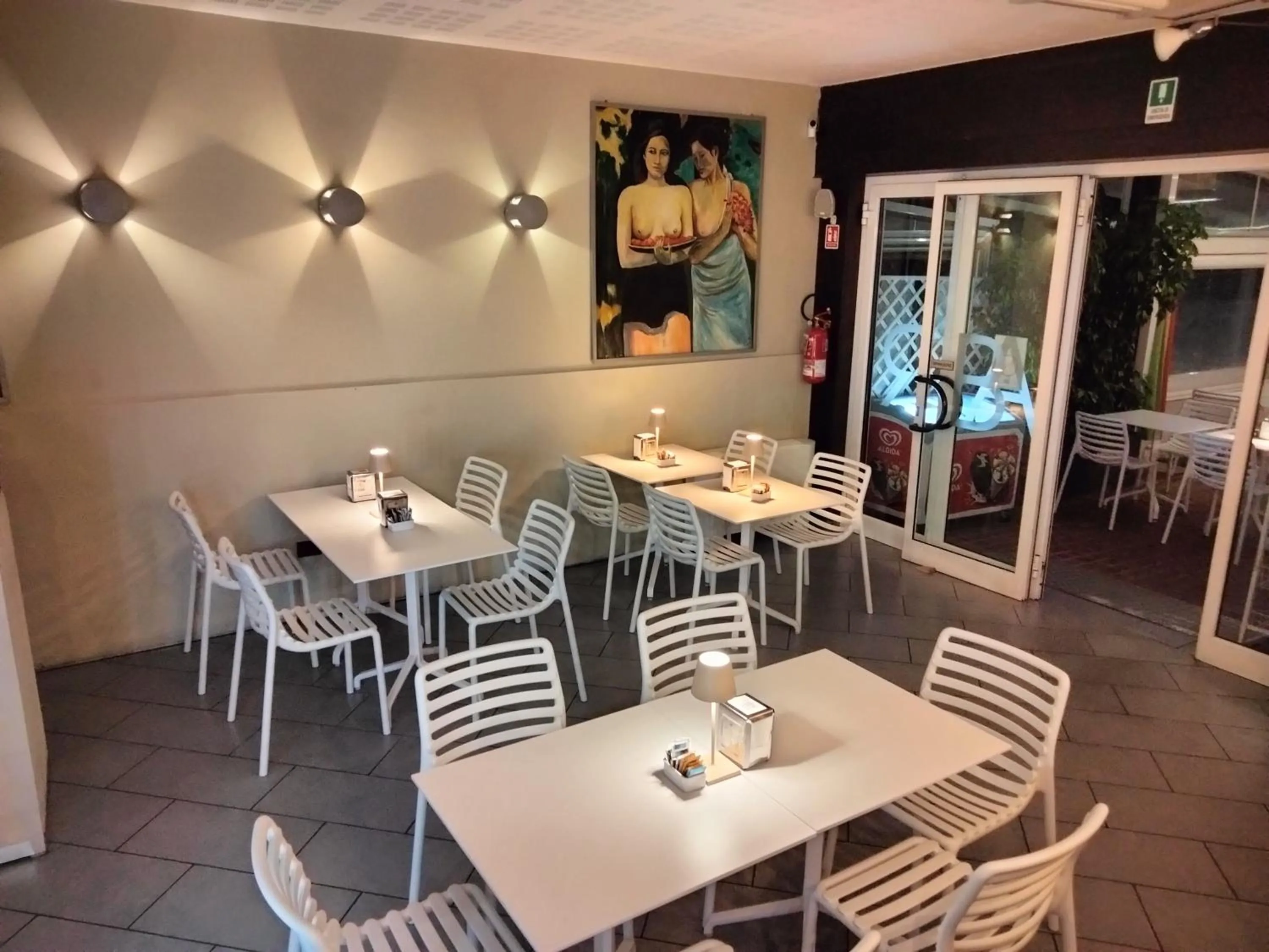 Restaurant/places to eat in Hotel Delle Rose