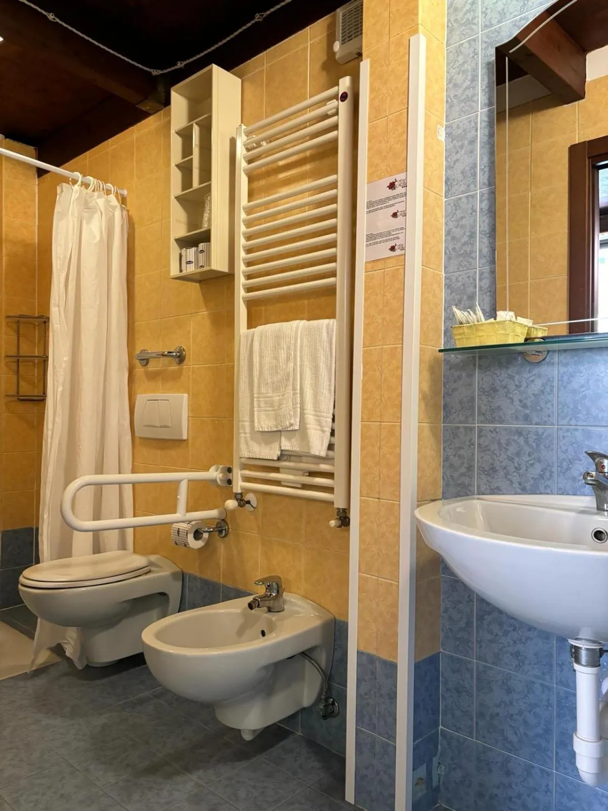 Bathroom in Hotel Delle Rose