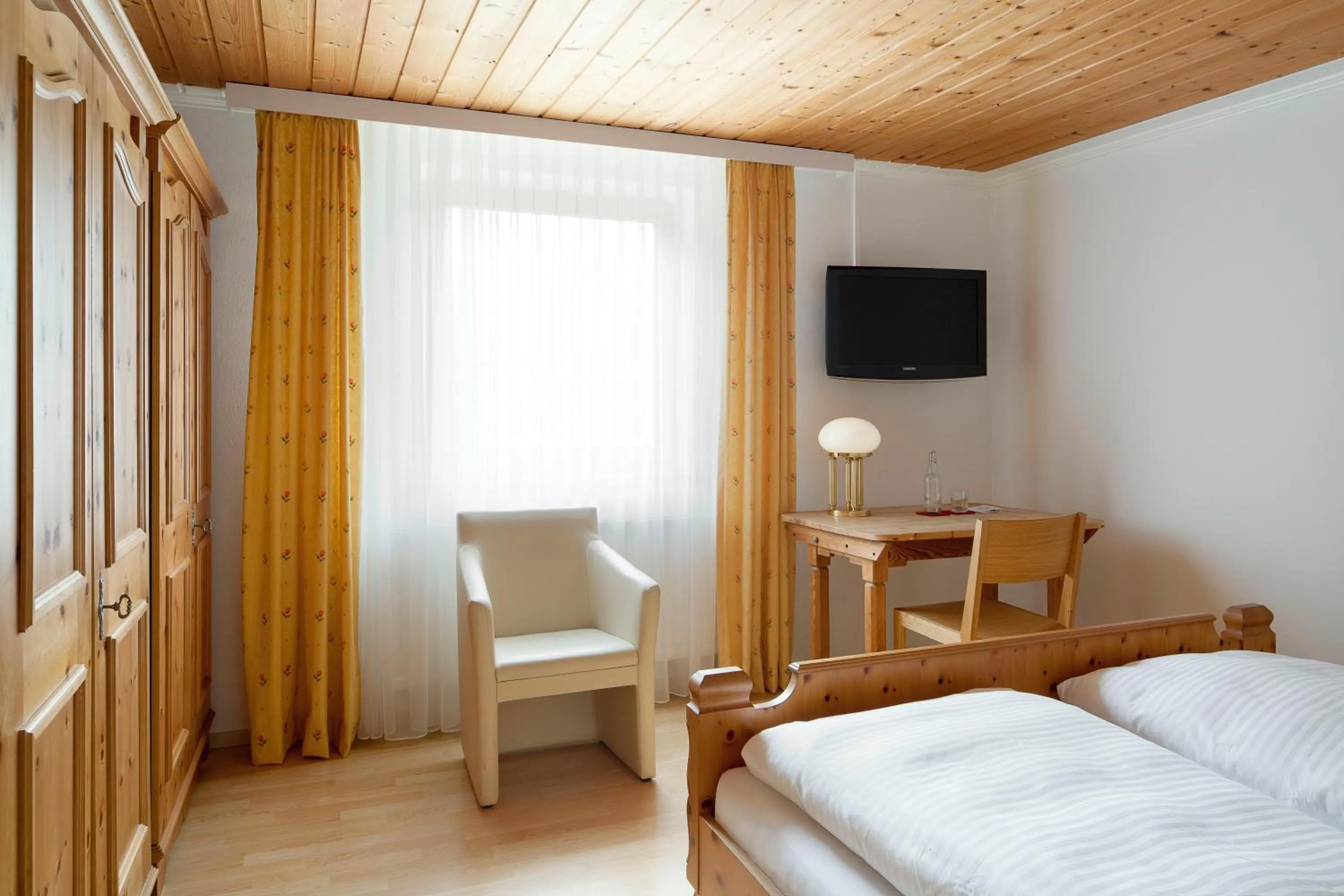 Photo of the whole room, Bed in Aparthotel Chalet Wetzlgut