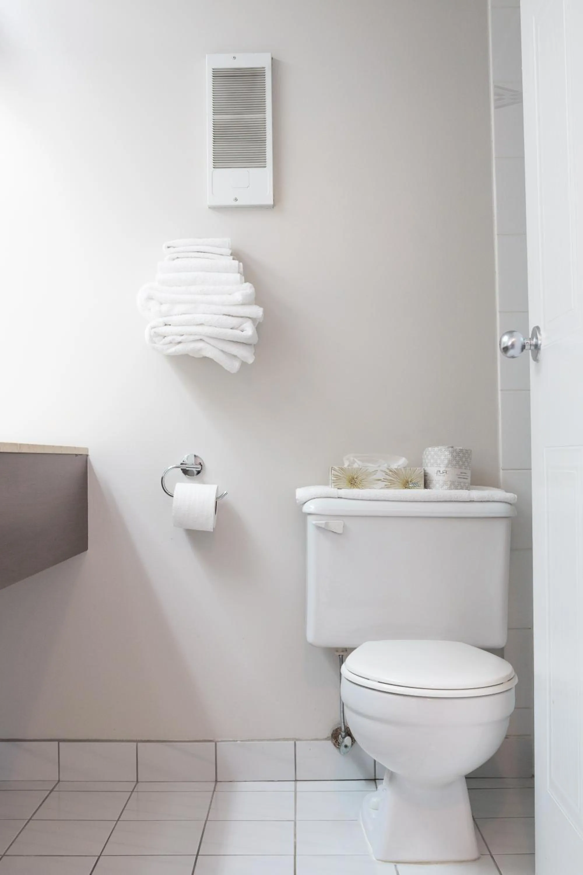 Toilet in Hôtel Matha