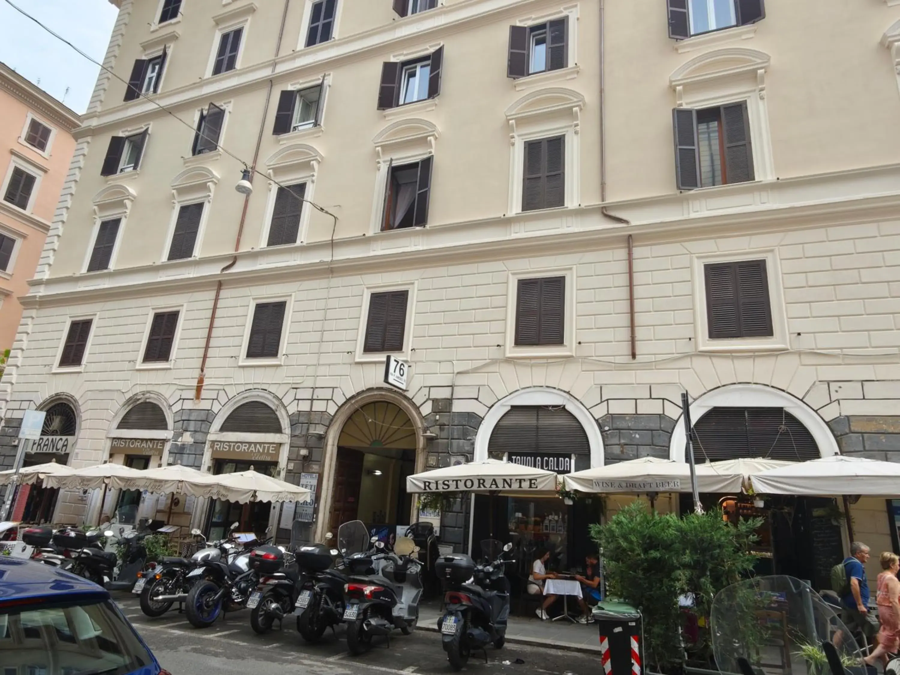 Facade/entrance in Hotel Milo Facade/entrance in Hotel Milo