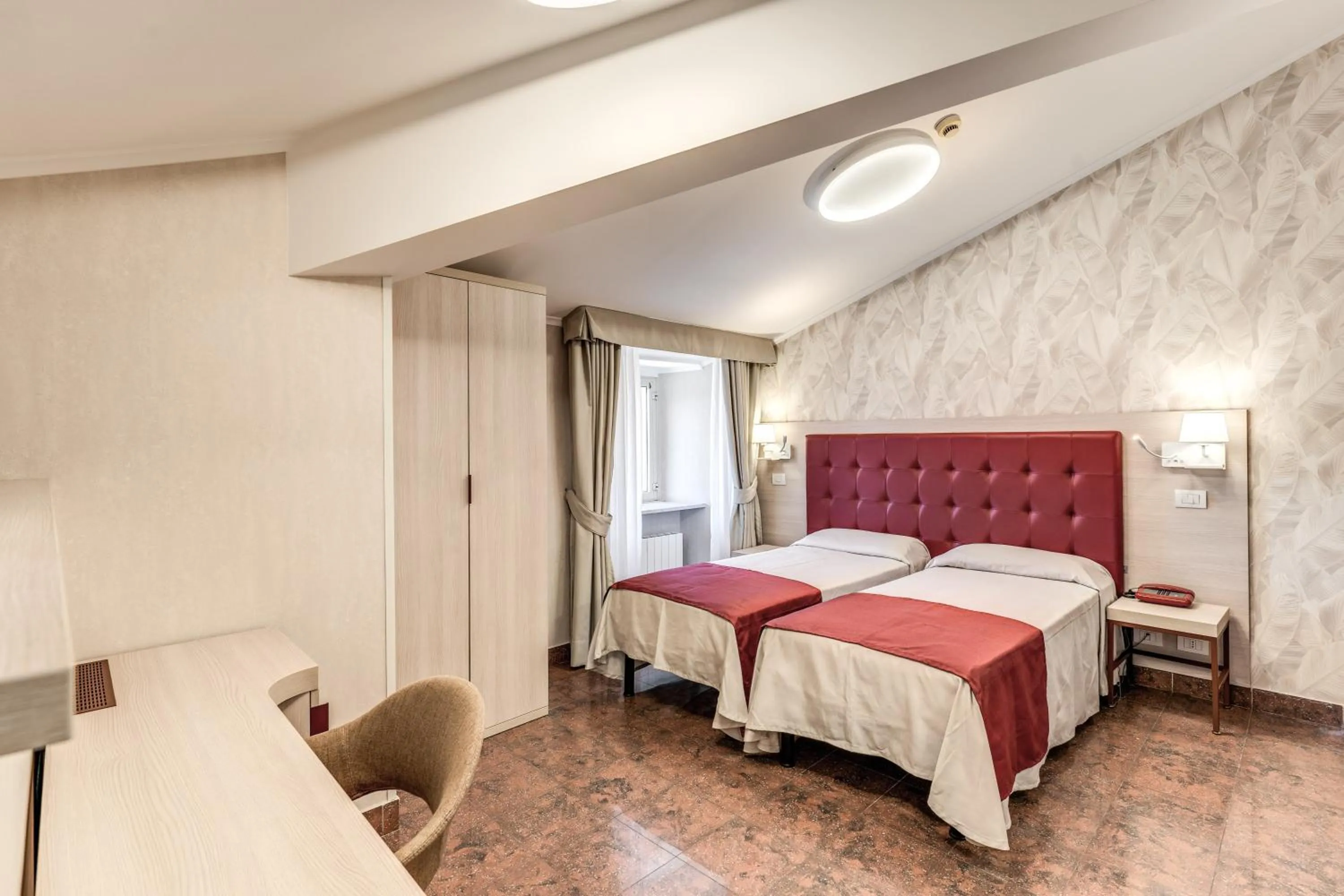 Bedroom, Bed in Hotel Milo