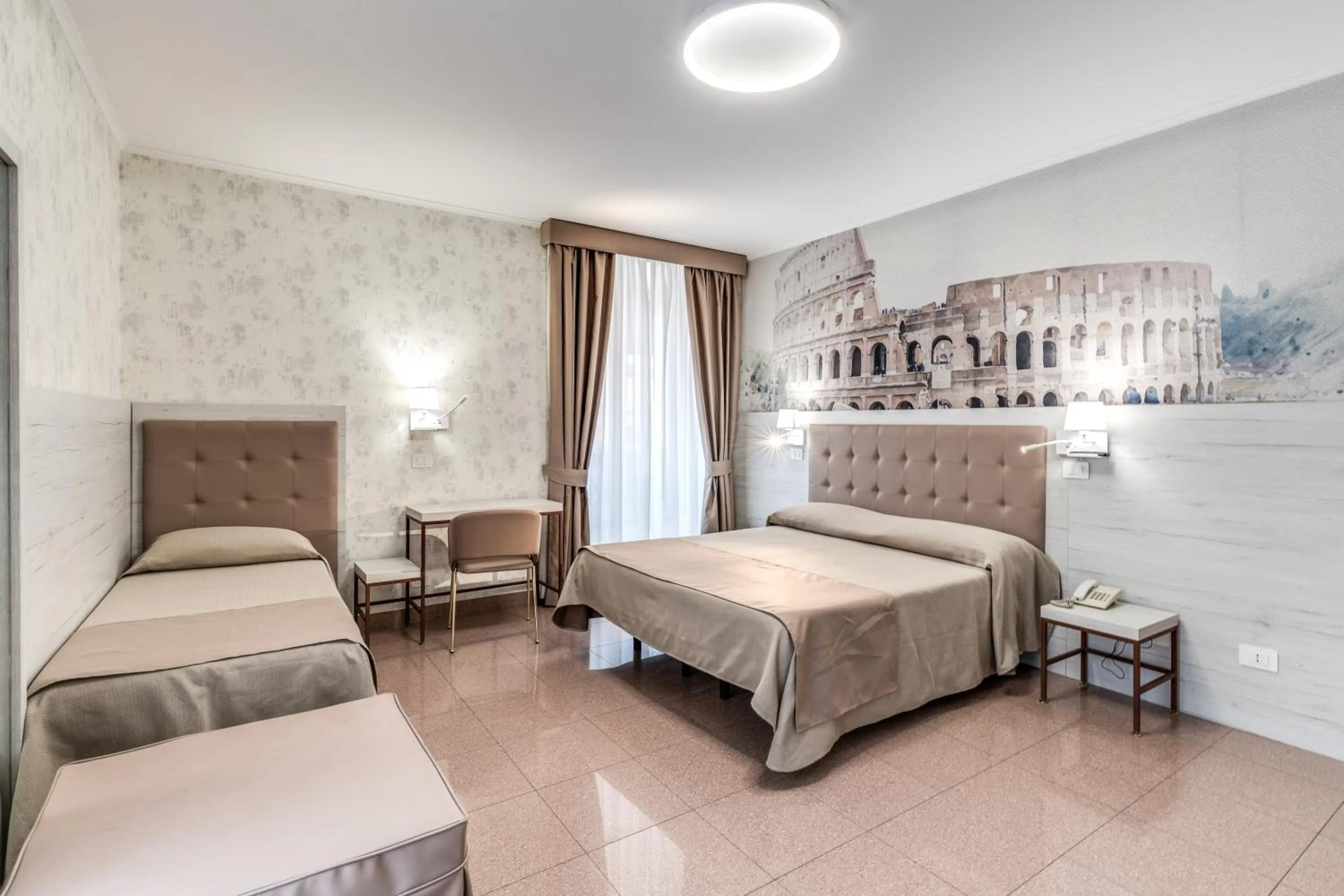 Bedroom, Bed in Hotel Milo