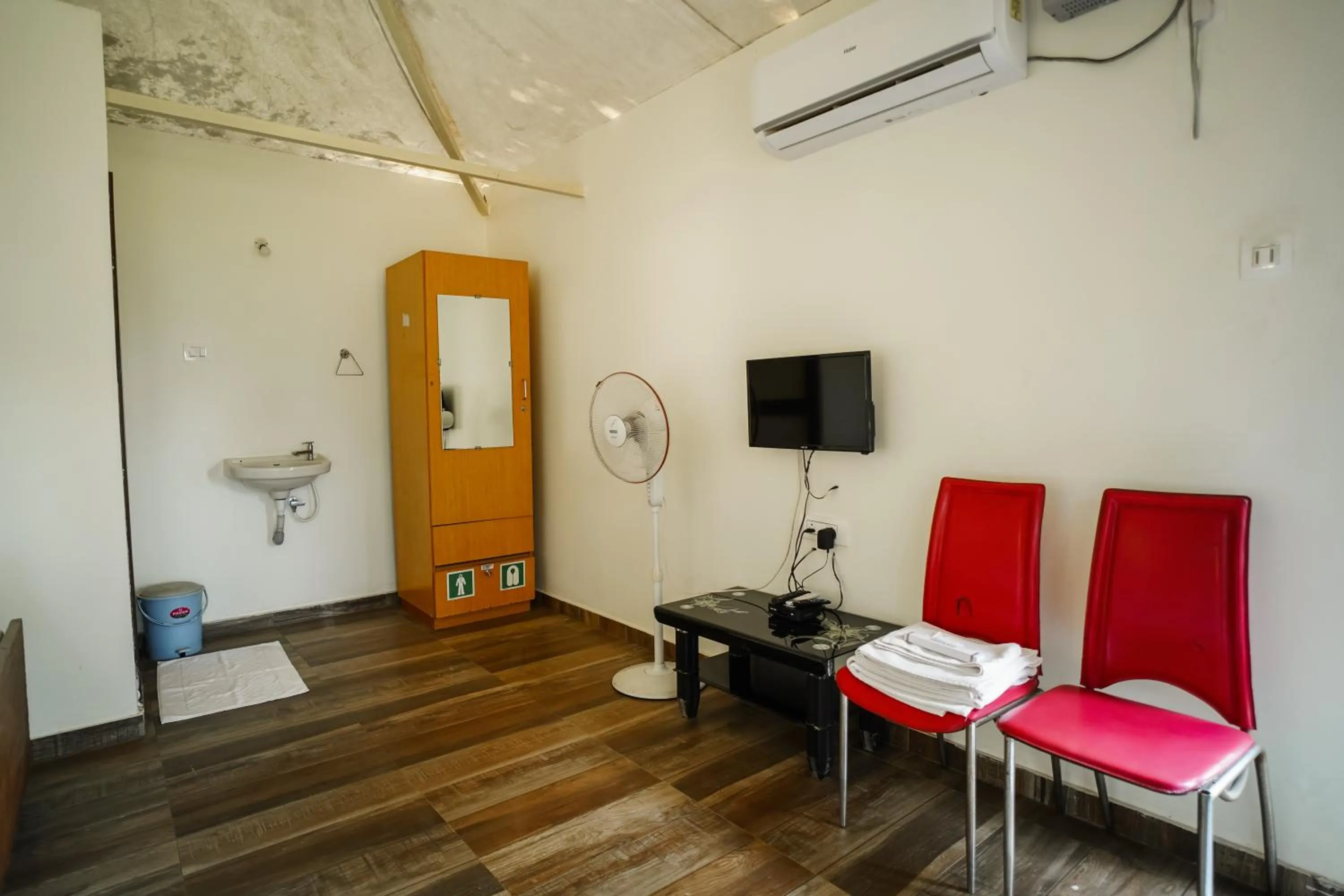 Living room in VIRASAT RESORT