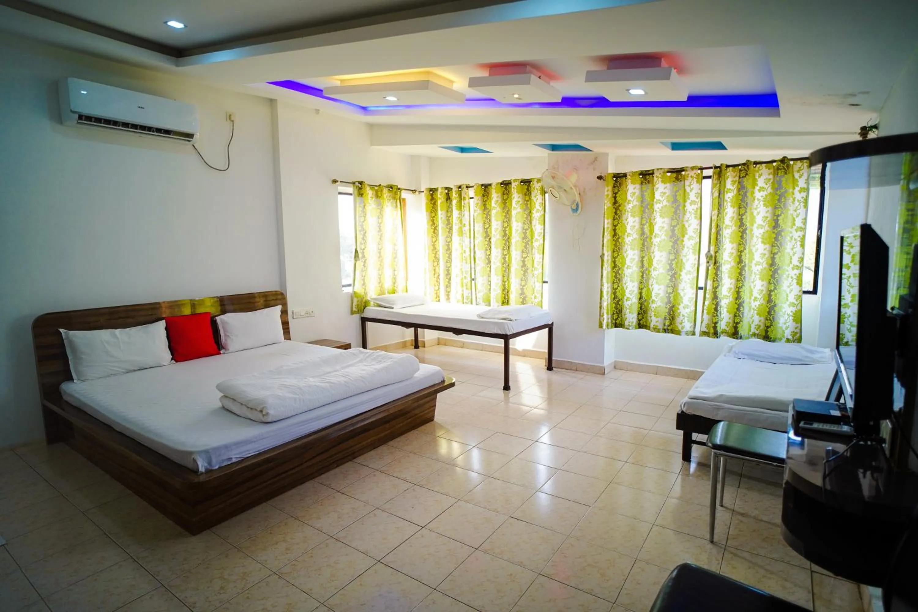 Bed in VIRASAT RESORT