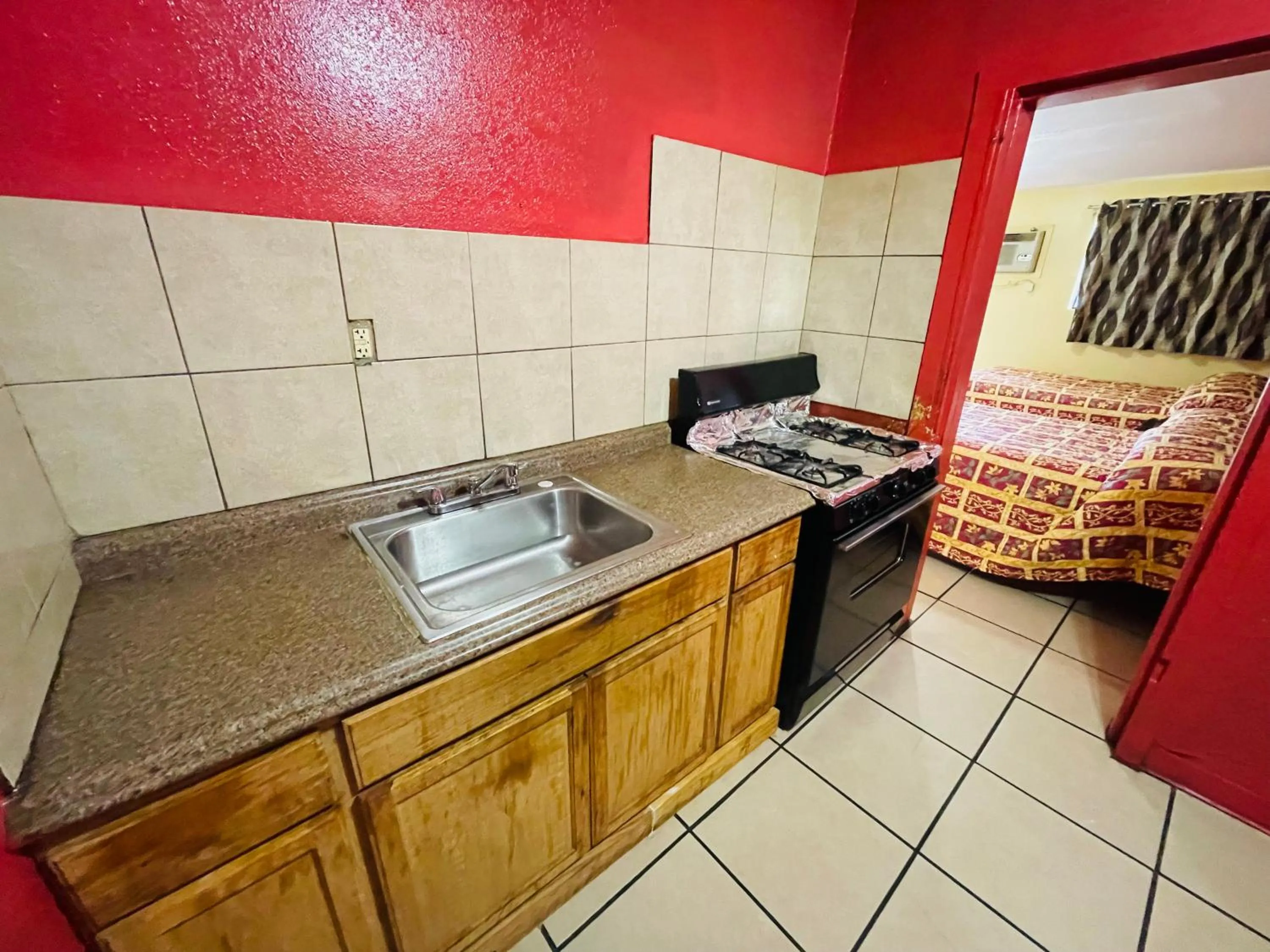 Kitchen or kitchenette in Royal Palms Motel & RV Park