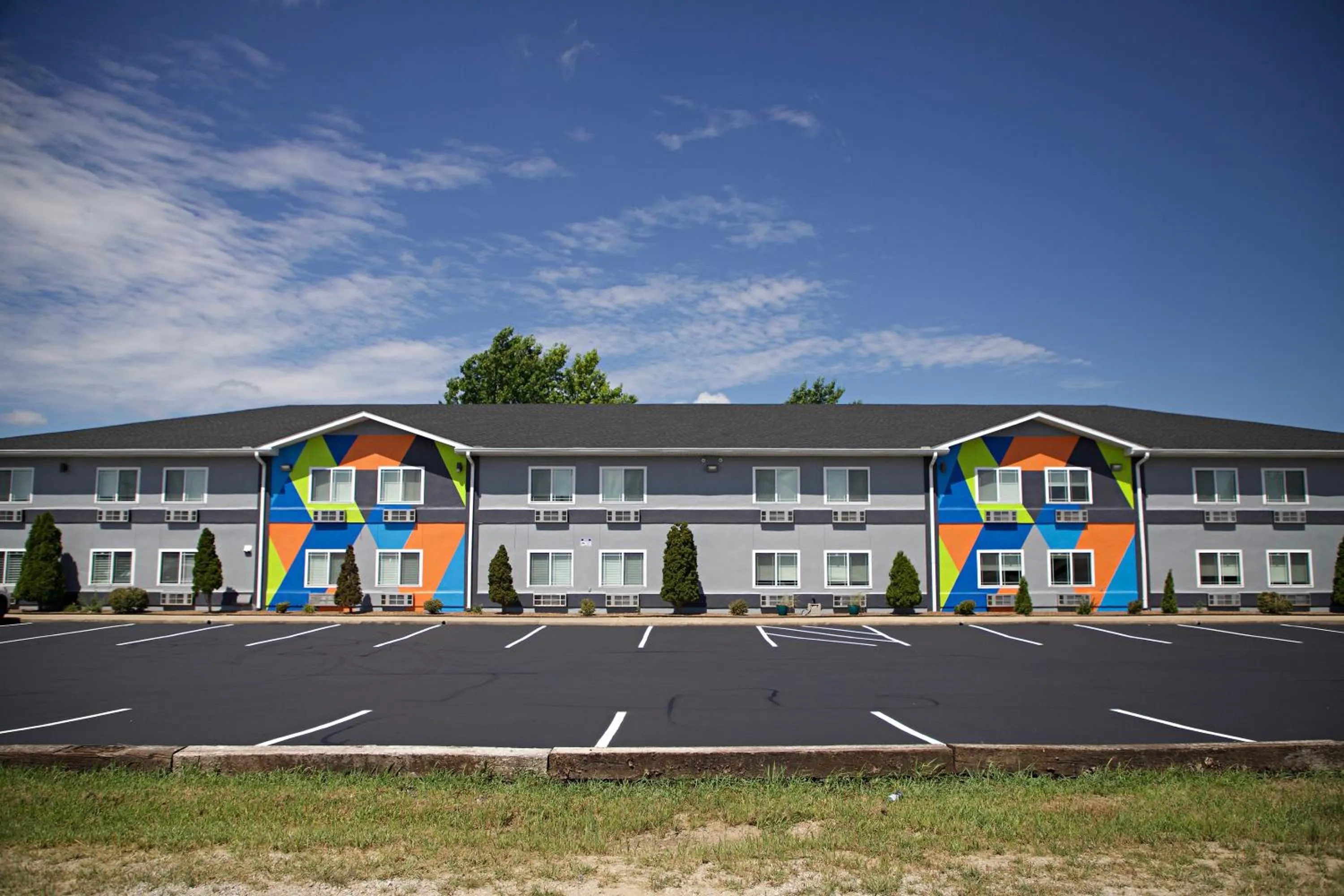 Parking in Express Inn Parsons