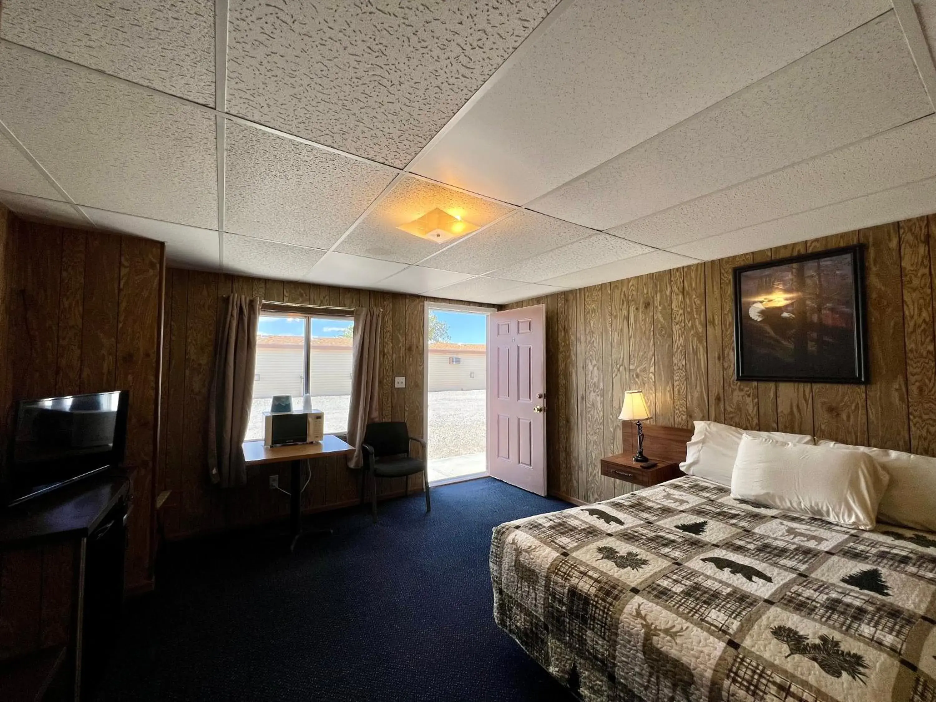 Standard Queen Room in Border Inn Casino Standard Queen Room in Border Inn Casino