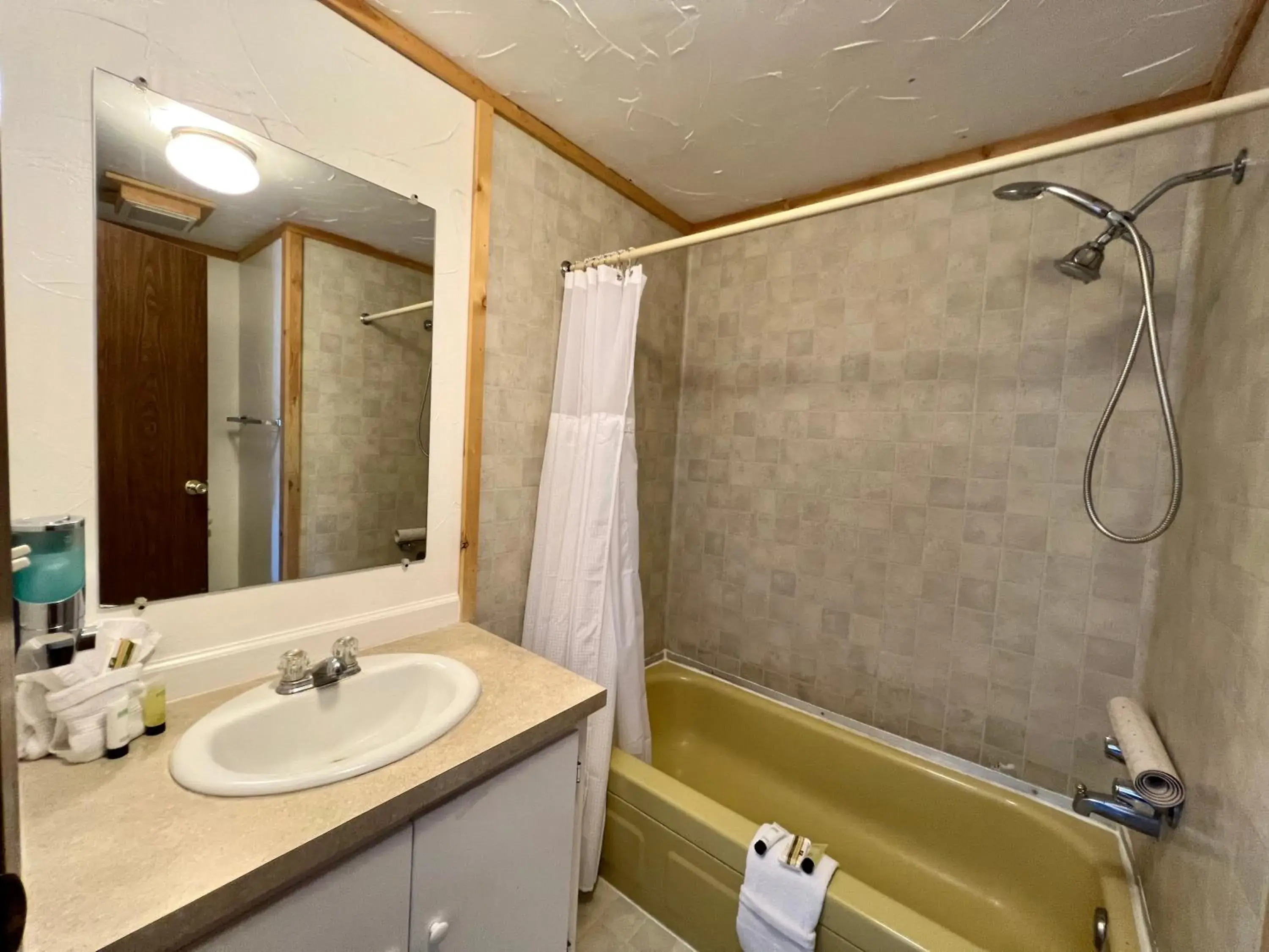 Deluxe Double Room in Border Inn Casino Deluxe Double Room in Border Inn Casino