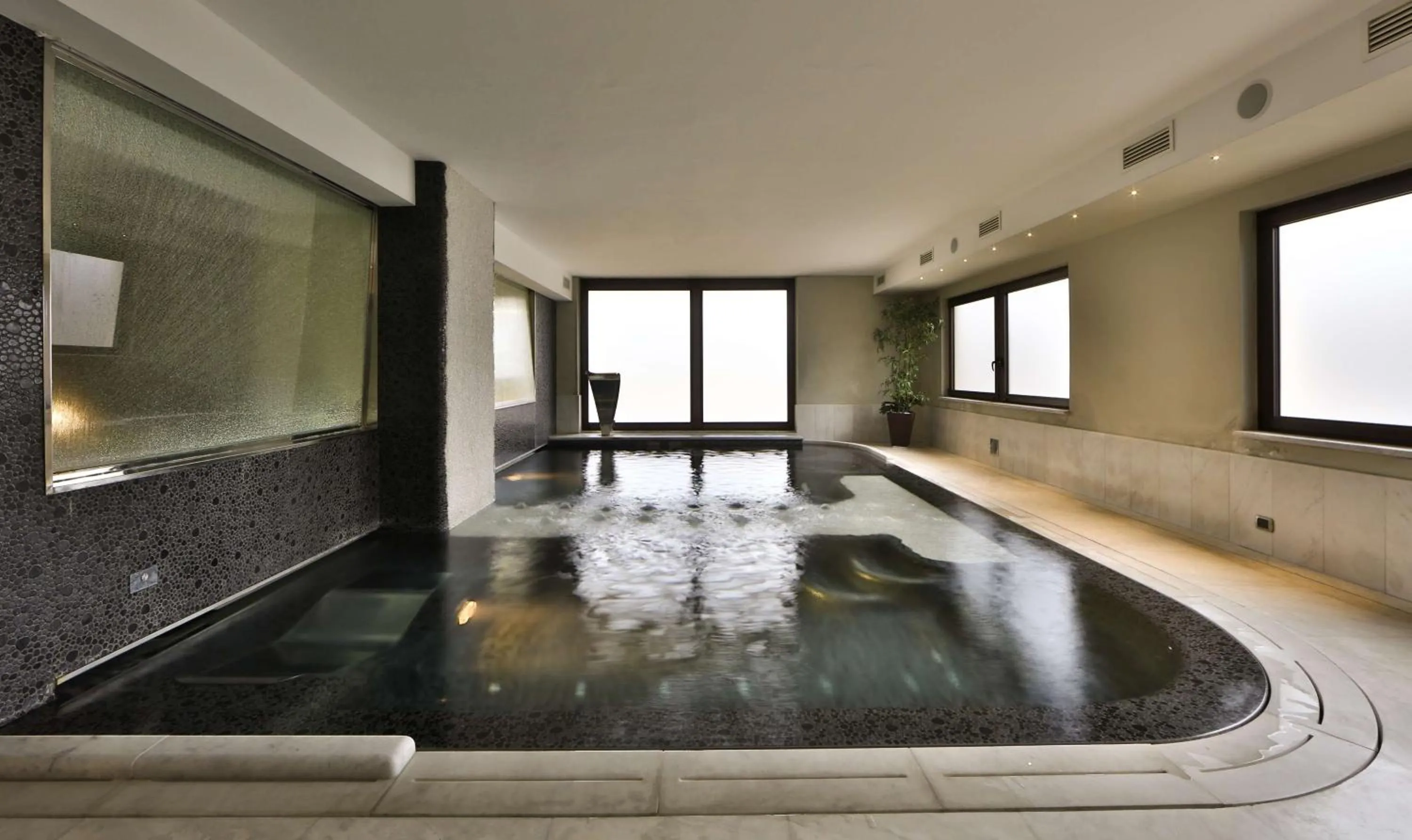 Spa and wellness centre/facilities in Best Western Hotel Globus City