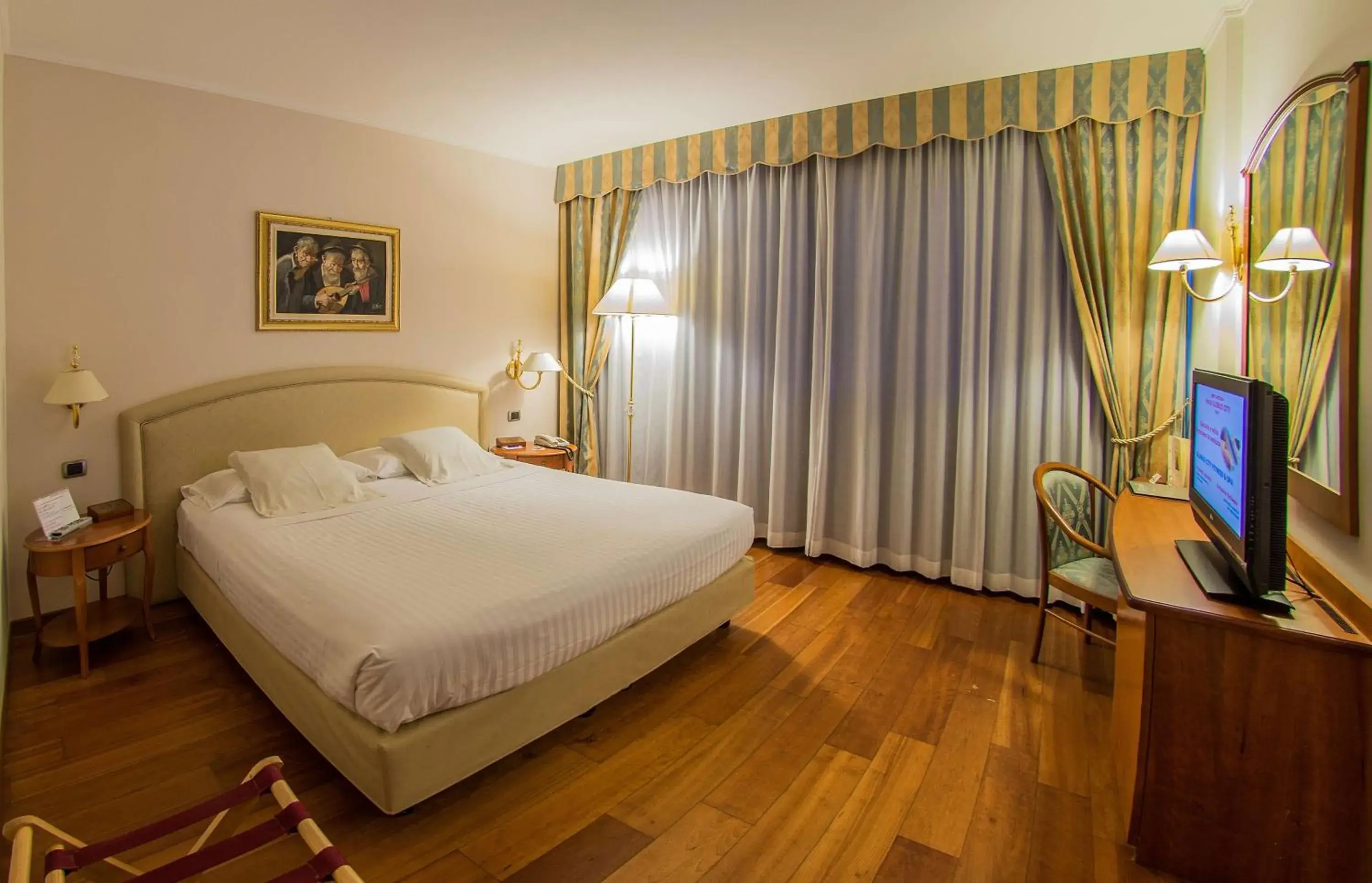 Bedroom, Bed in Best Western Hotel Globus City Bedroom, Bed in Best Western Hotel Globus City