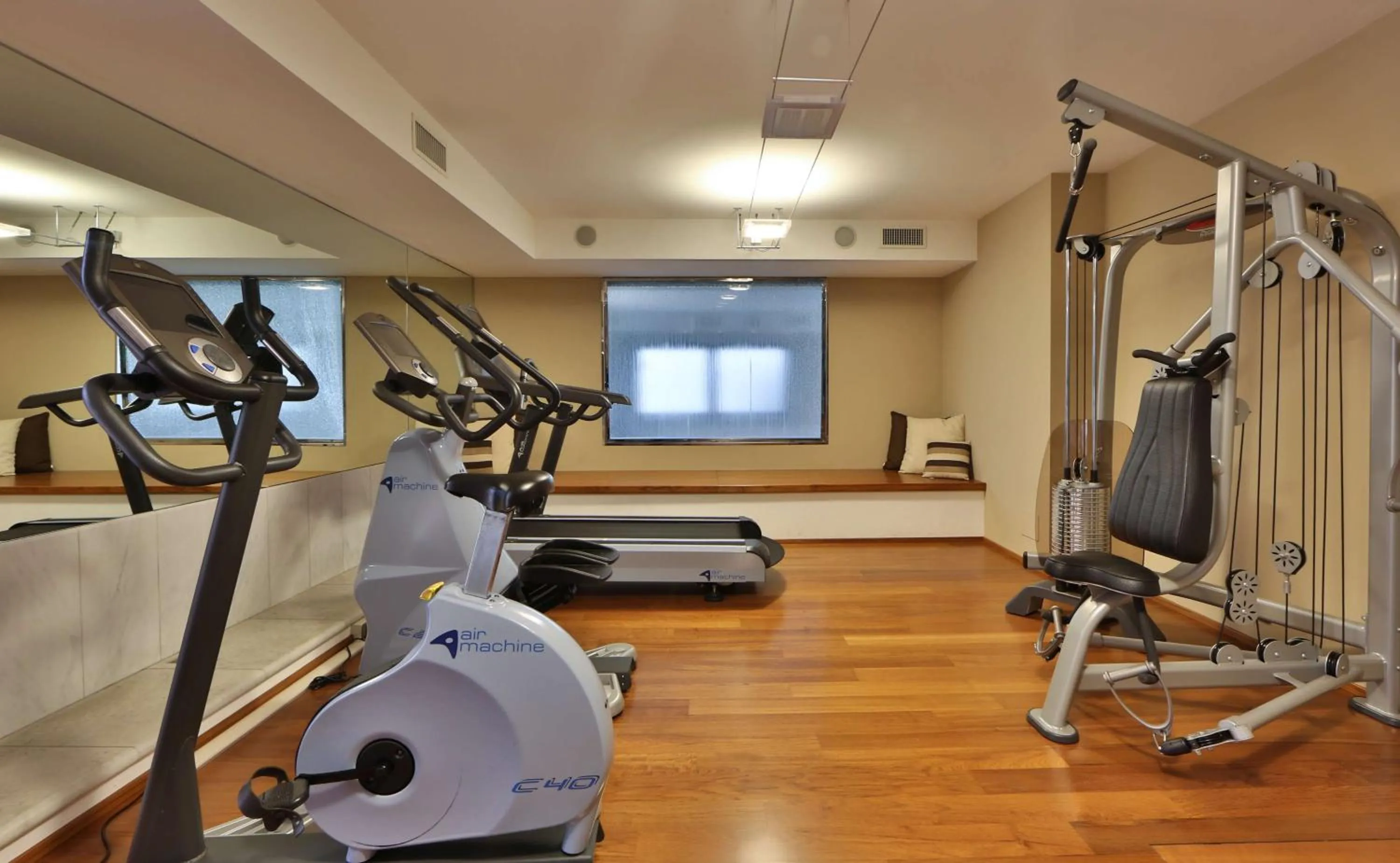 Fitness centre/facilities in Best Western Hotel Globus City