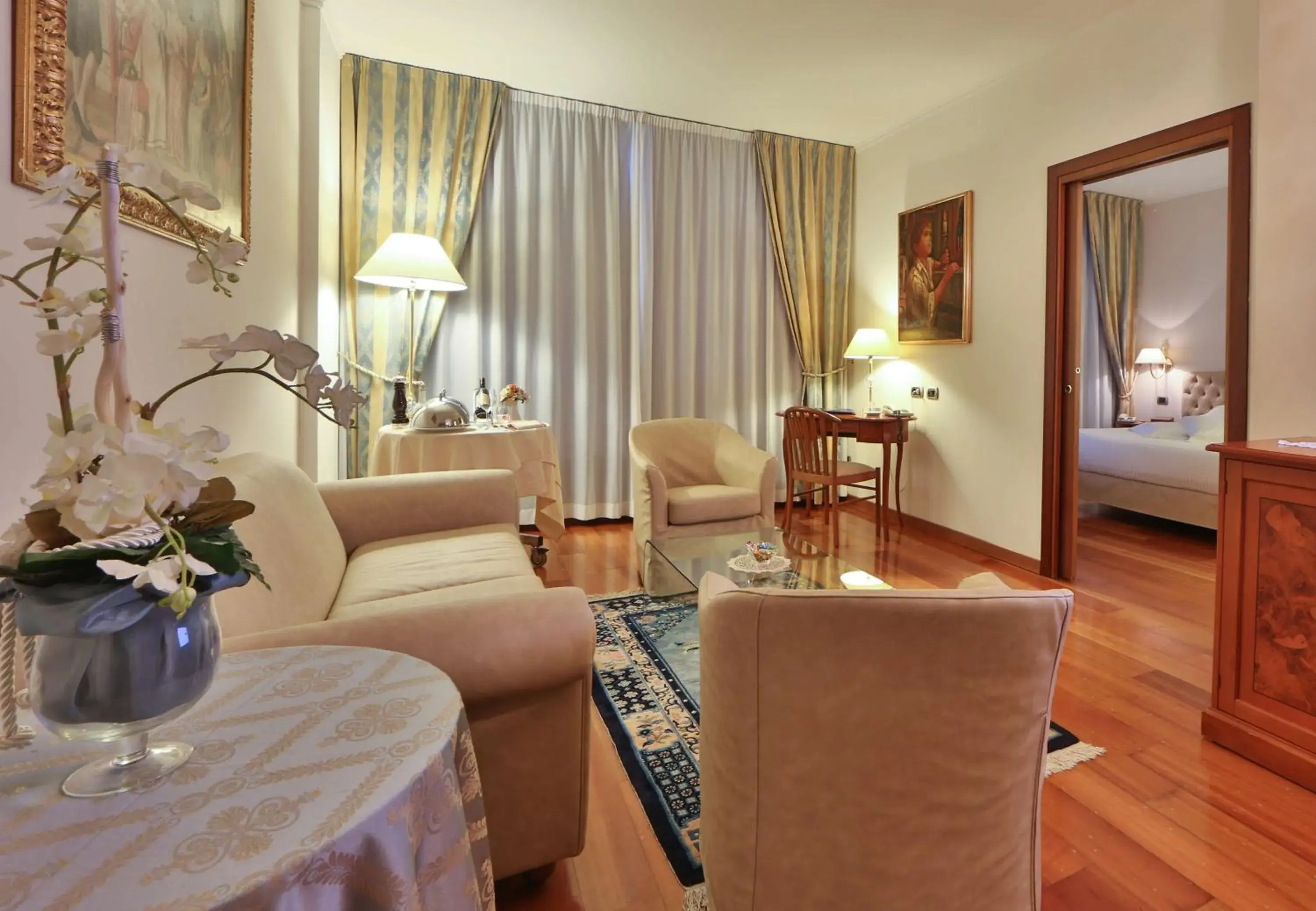 Suite in Best Western Hotel Globus City Suite in Best Western Hotel Globus City