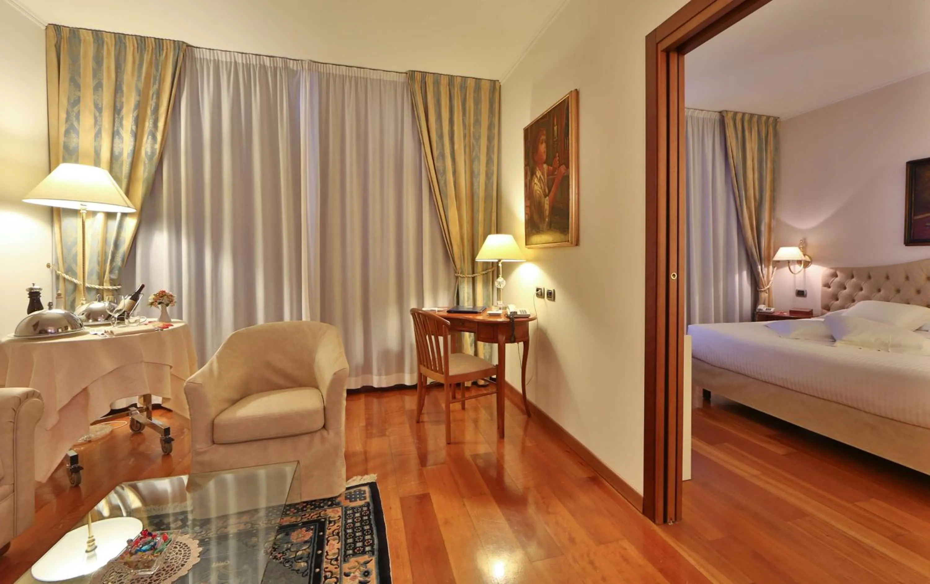 Photo of the whole room, Bed in Best Western Hotel Globus City