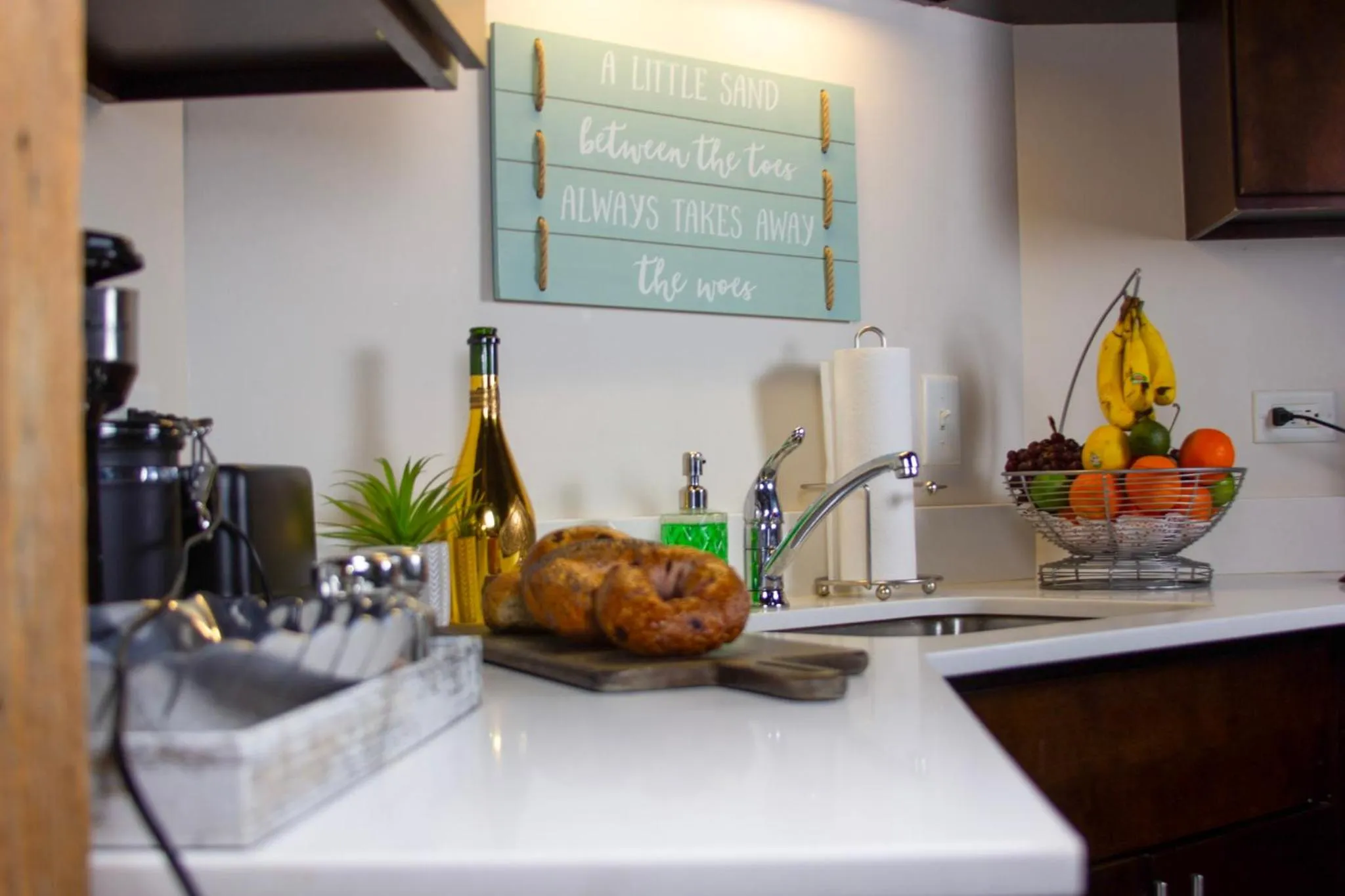 kitchen in Luxéry Stay Chicago - Themed Units! Close to Downtown, McCormick Place & Wintrust Arena